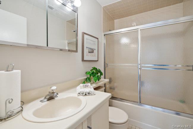 106 E Midland Pond Court # First Floor, Moriches, NY 11955