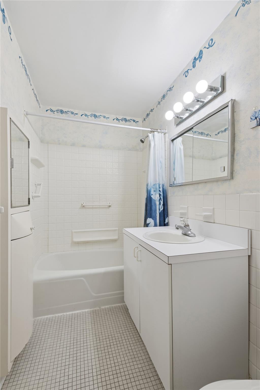 711 Shore Road # 4F, Long Beach, NY 11561