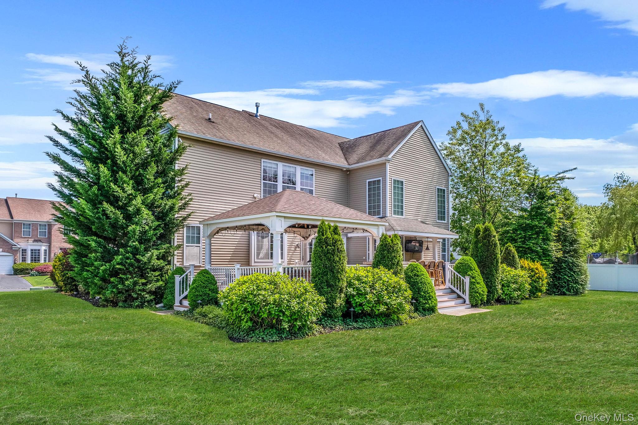 29 Pinehurst Drive, Mount Sinai, NY 11766