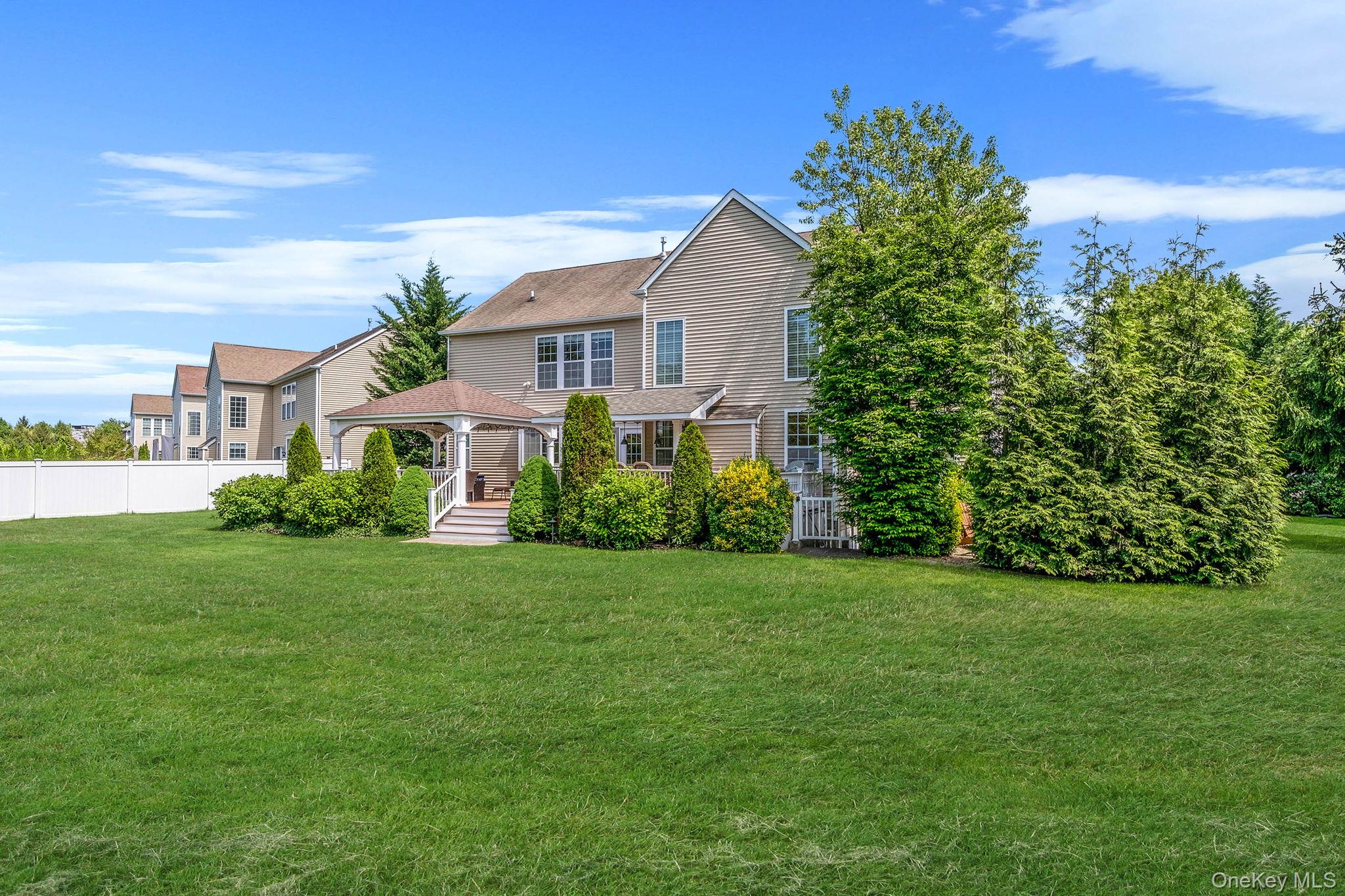 29 Pinehurst Drive, Mount Sinai, NY 11766