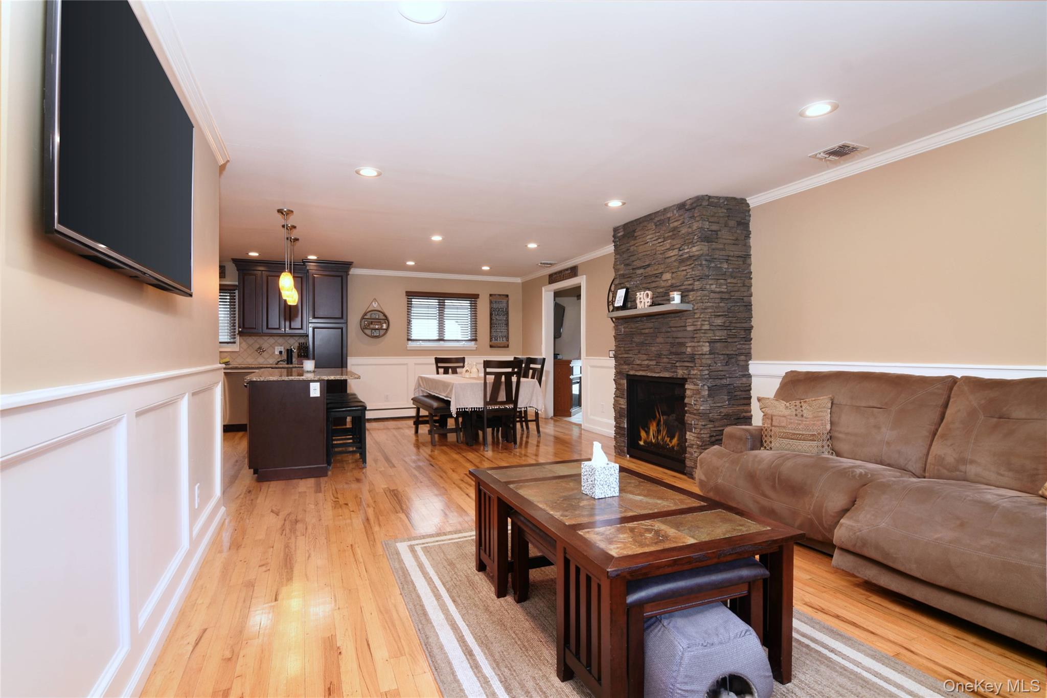 2287 Feuereisen Avenue, Ronkonkoma, NY 11779