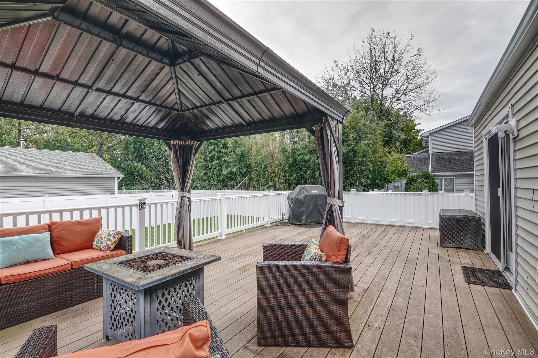 2287 Feuereisen Avenue, Ronkonkoma, NY 11779