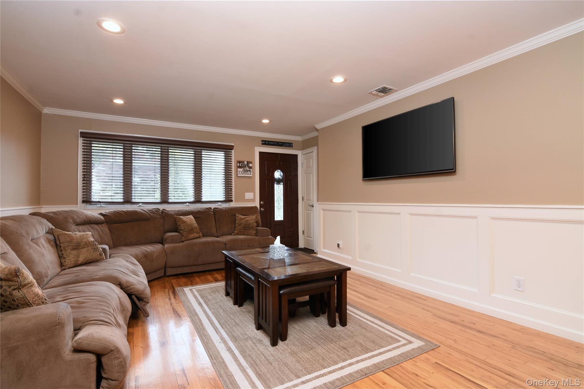 2287 Feuereisen Avenue, Ronkonkoma, NY 11779