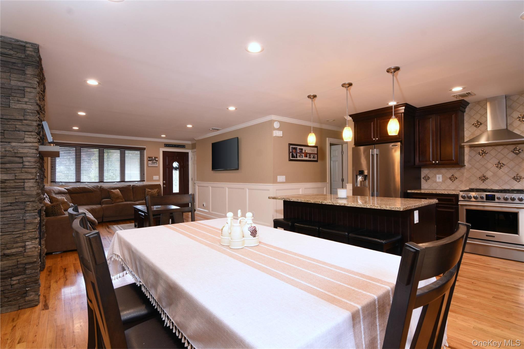 2287 Feuereisen Avenue, Ronkonkoma, NY 11779