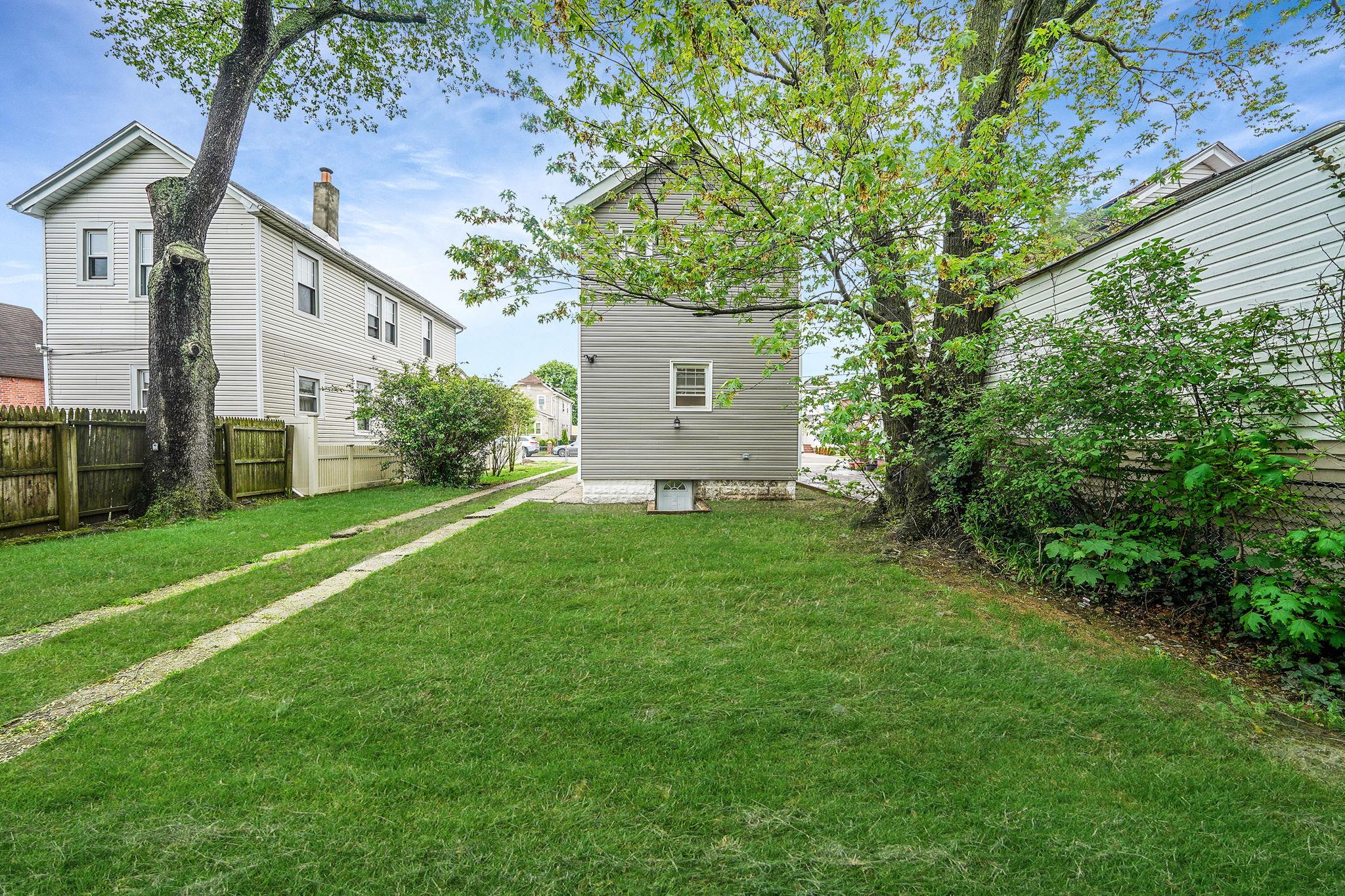 11827 219th Street, Cambria Heights, NY 11411