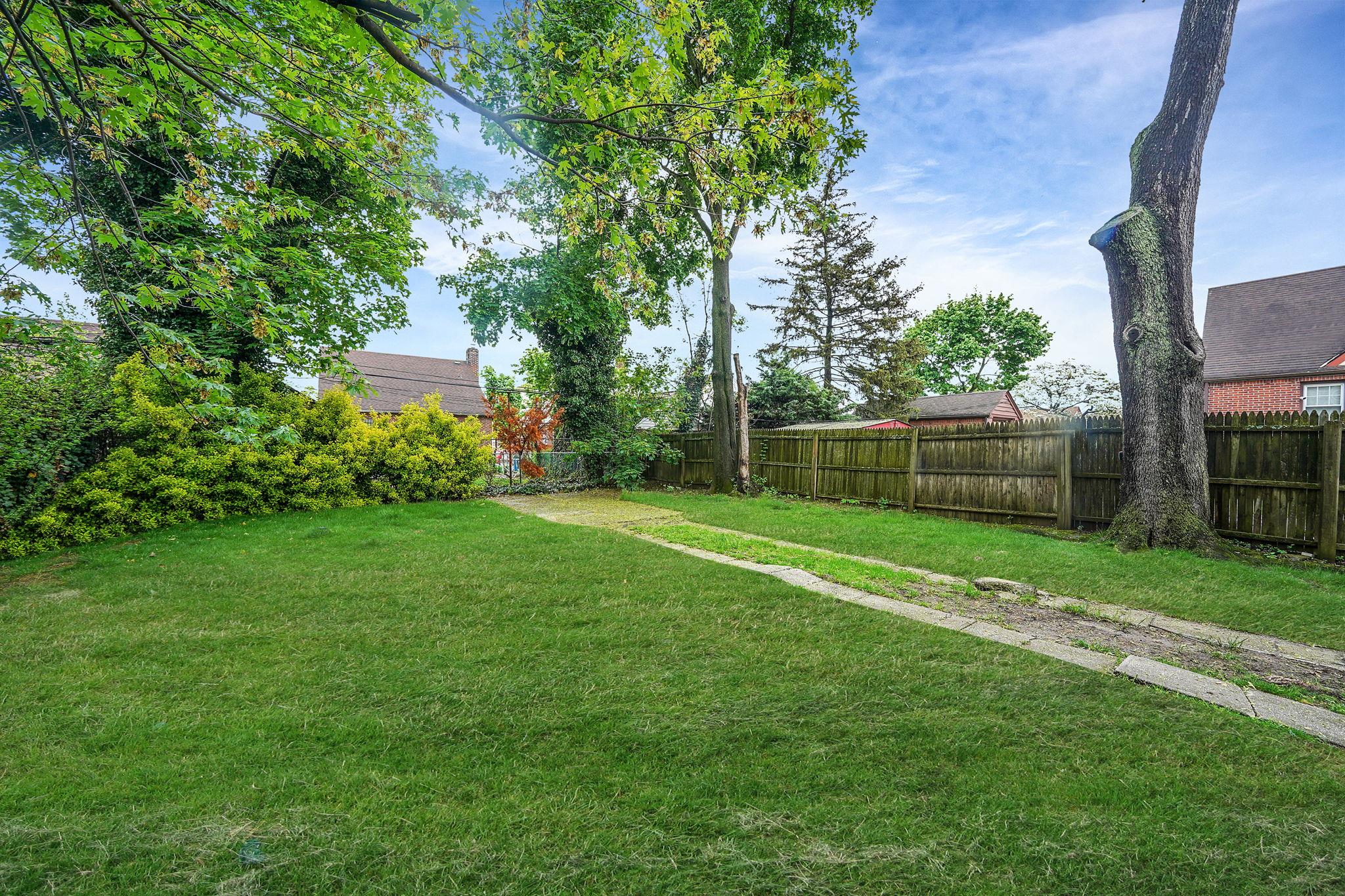 11827 219th Street, Cambria Heights, NY 11411