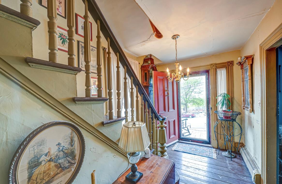 110 E Broadway, Port Jefferson, NY 11777