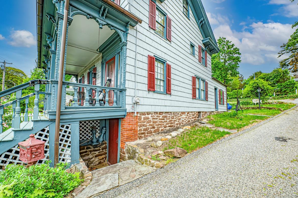 110 E Broadway, Port Jefferson, NY 11777