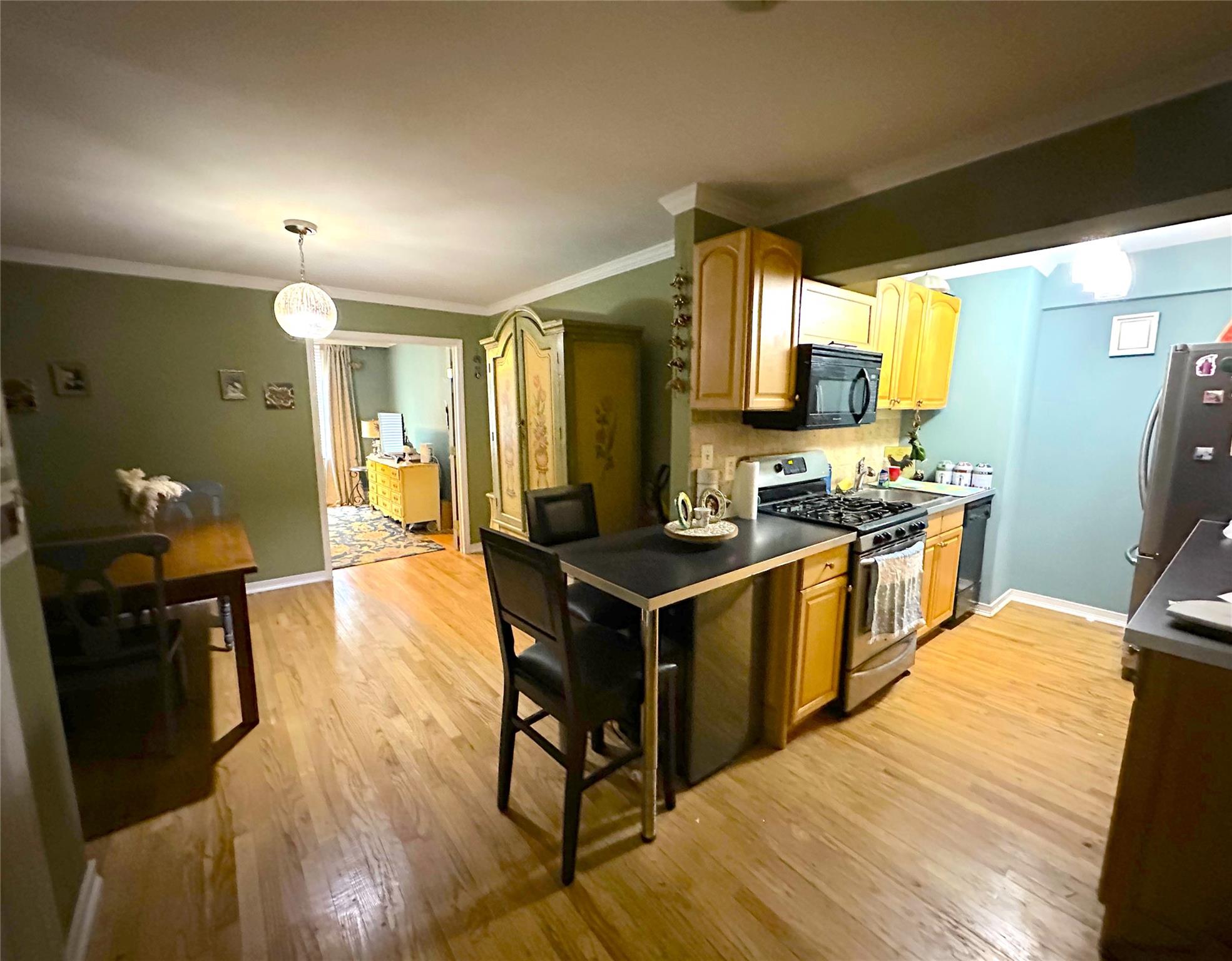 54-40 Little Neck Parkway # 2K, Little Neck, NY 11362