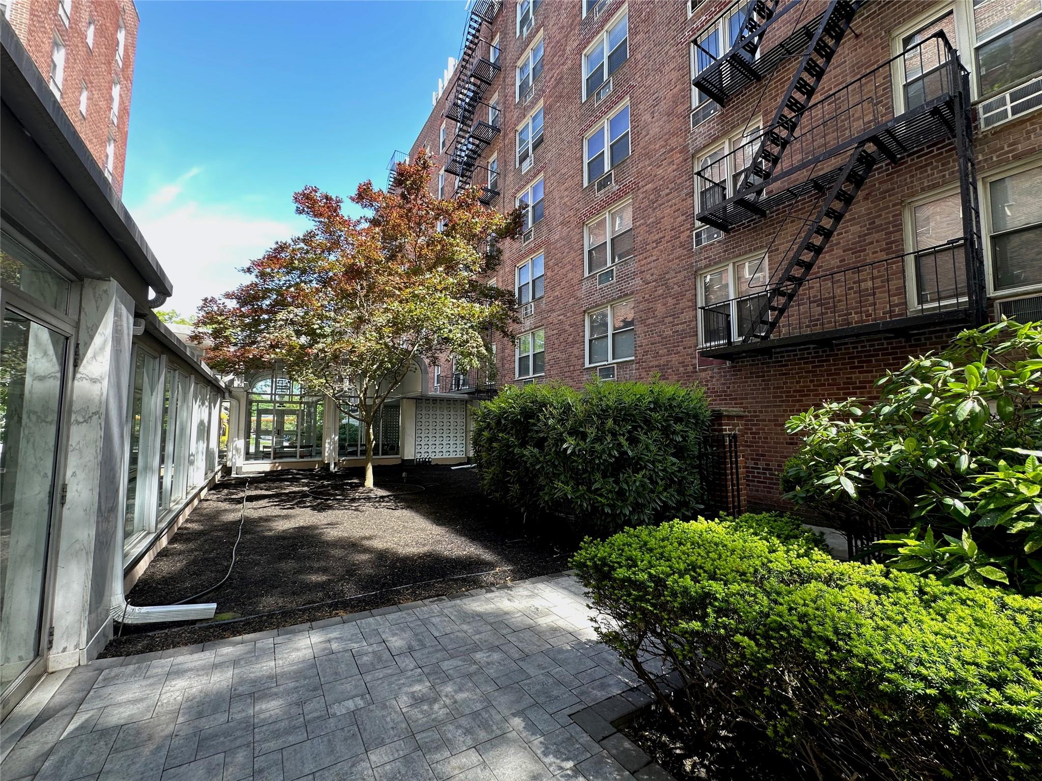 54-40 Little Neck Parkway # 2K, Little Neck, NY 11362