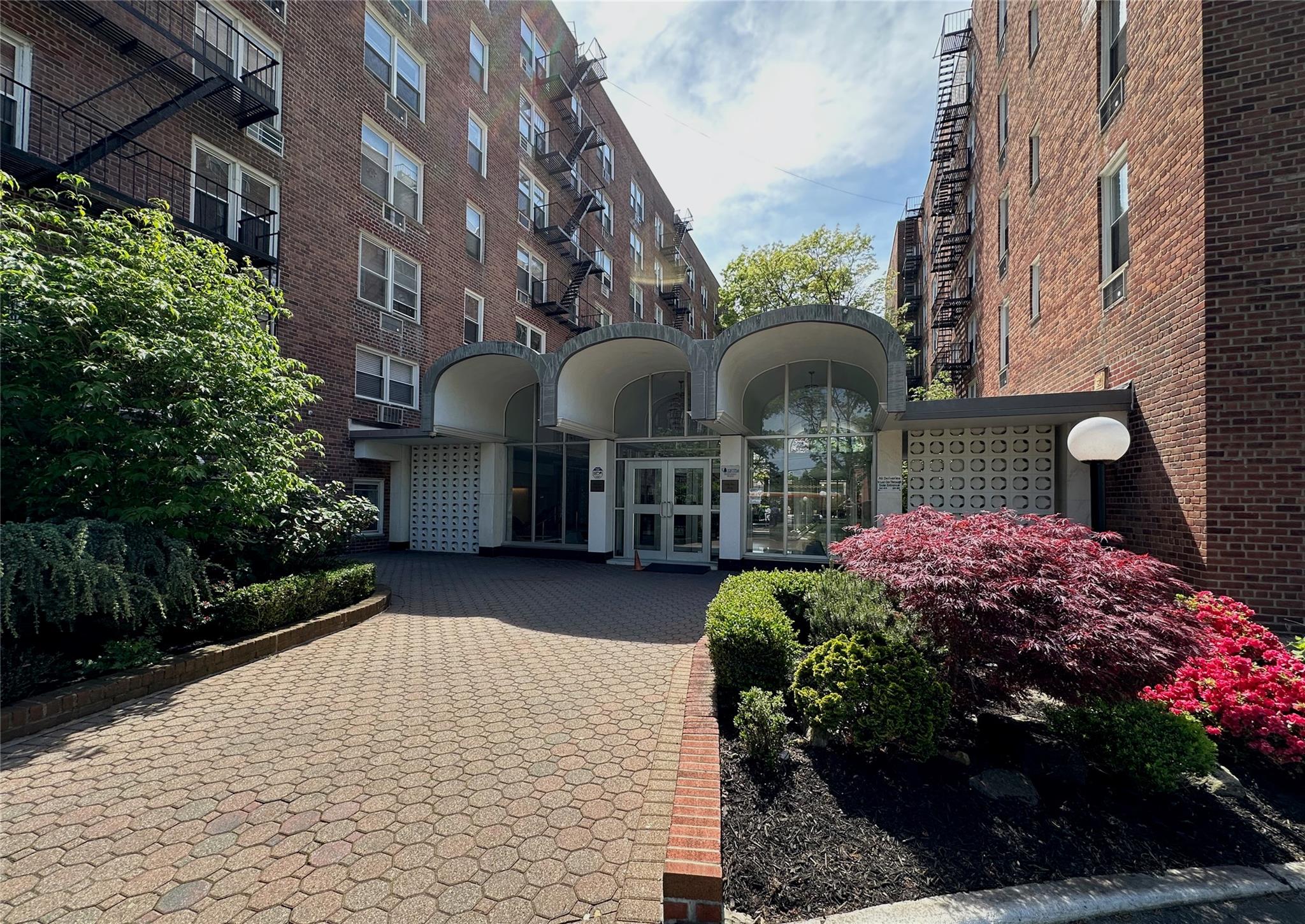 54-40 Little Neck Parkway # 2K, Little Neck, NY 11362