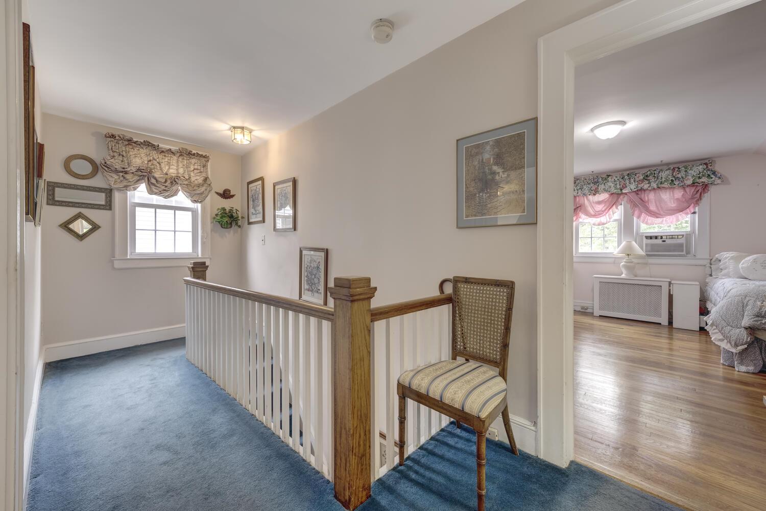 189 Meadowsweet Road, Mineola, NY 11501