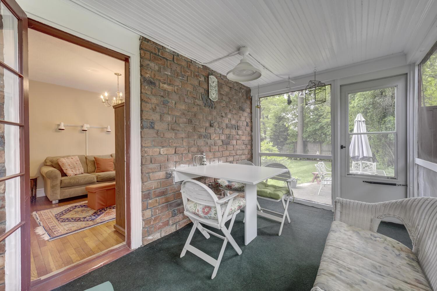 189 Meadowsweet Road, Mineola, NY 11501