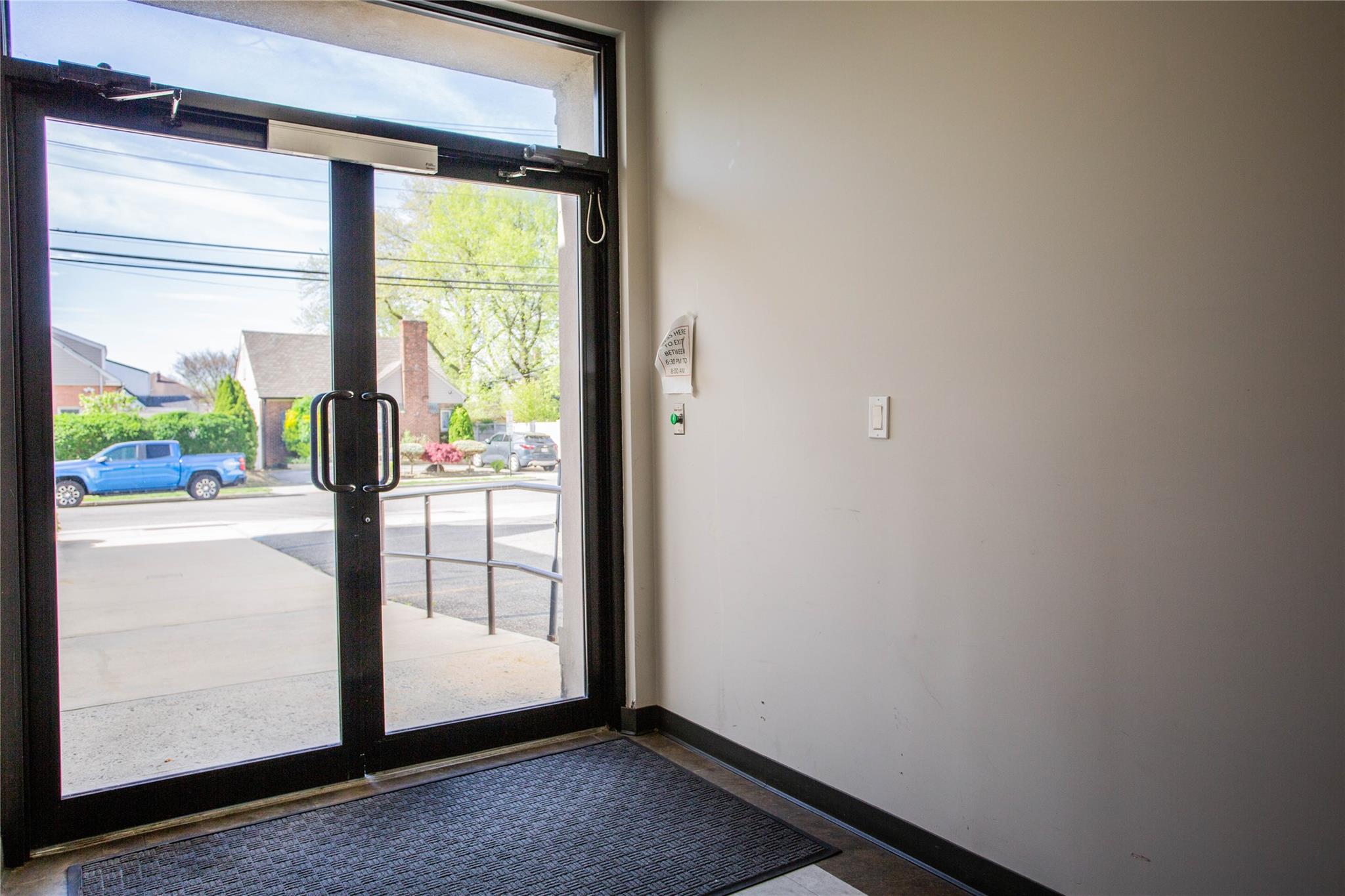 486 Sunrise Highway, Rockville Centre, NY 11570