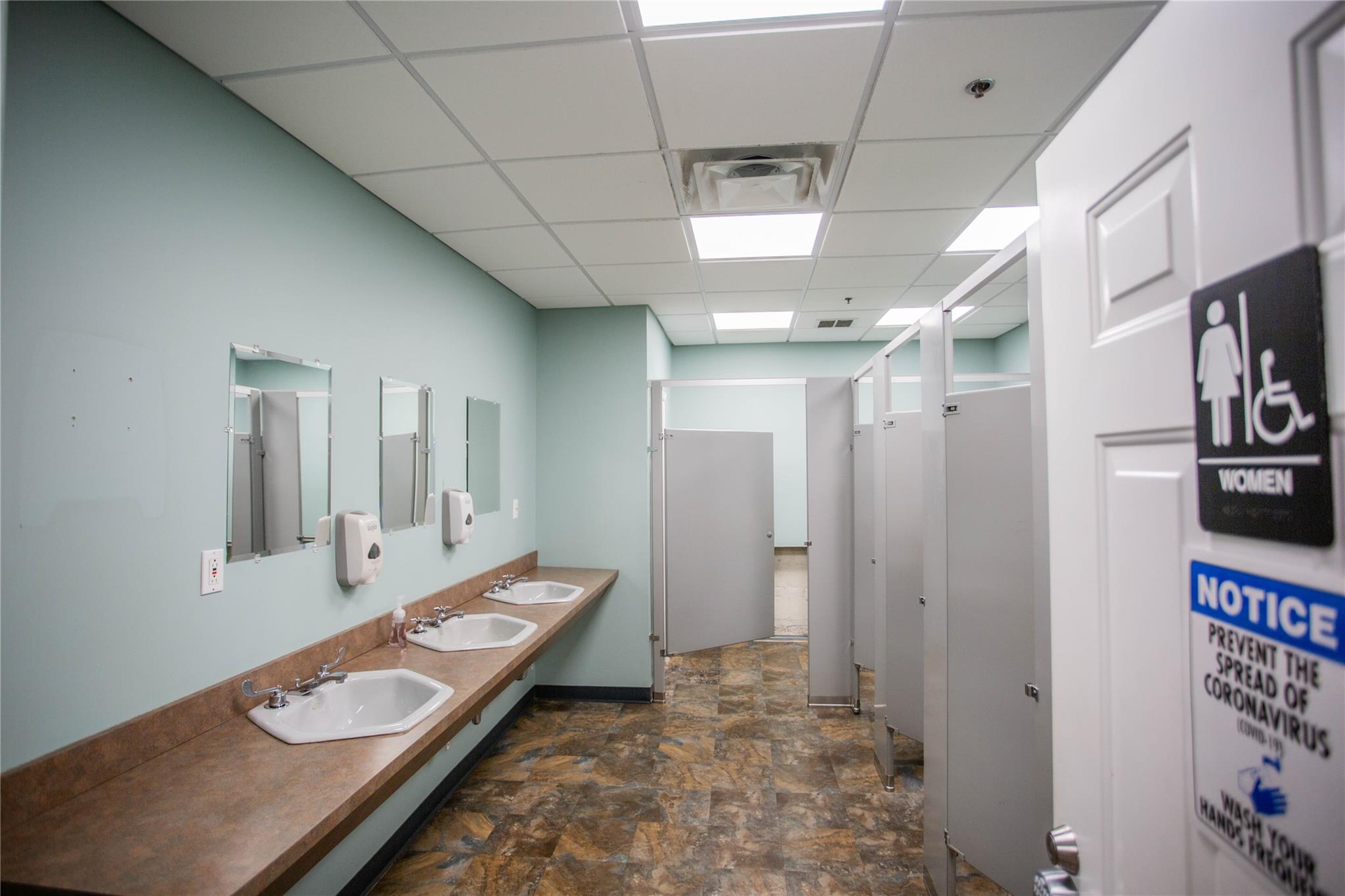 486 Sunrise Highway, Rockville Centre, NY 11570