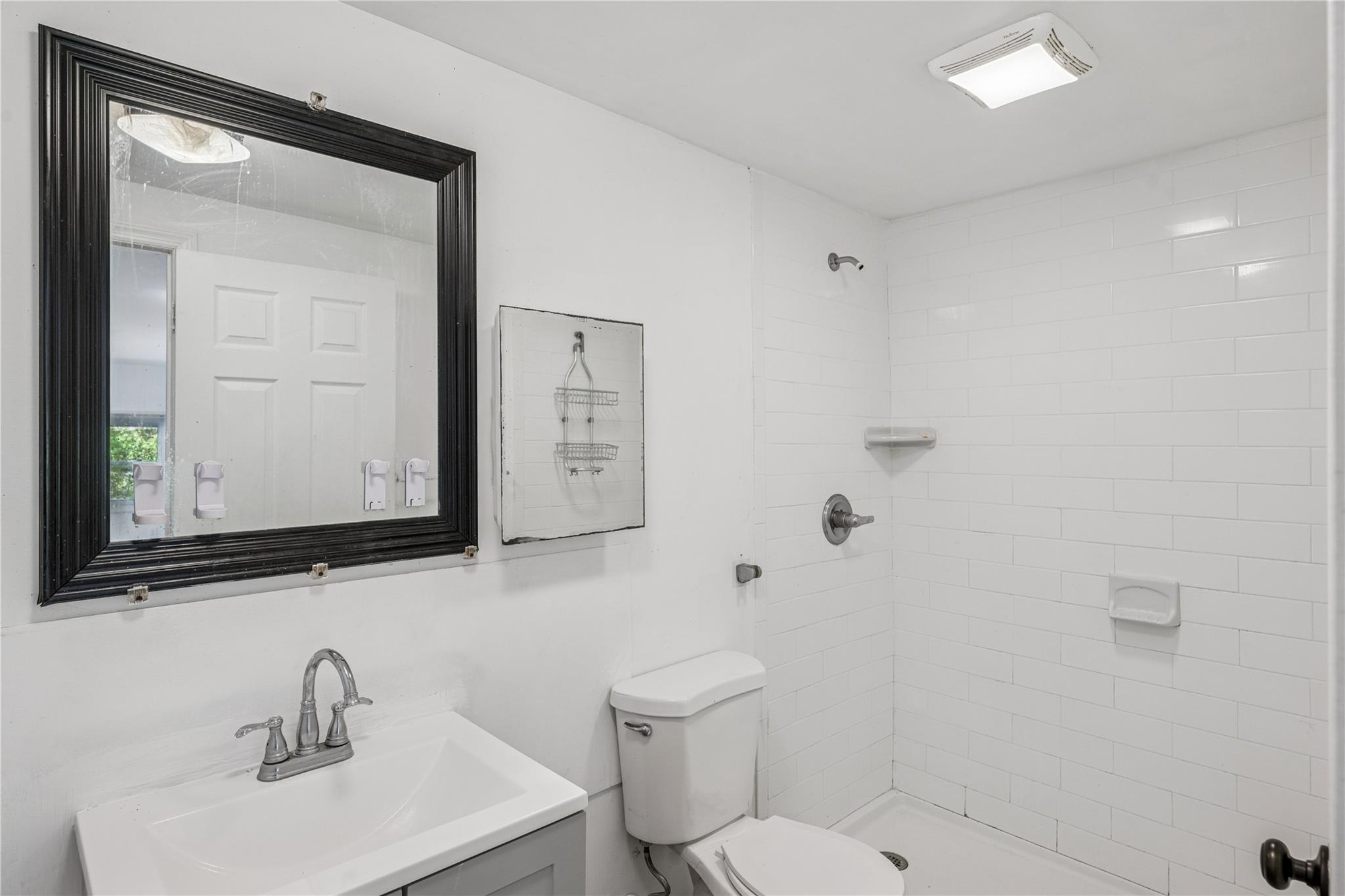 54 Oakdale Avenue, Selden, NY 11784