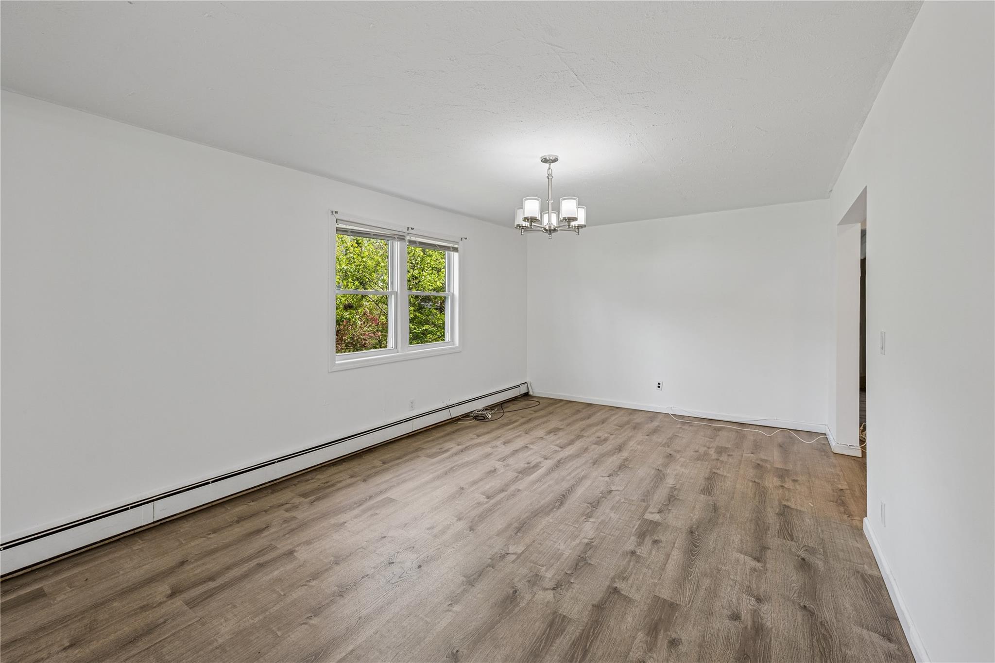 54 Oakdale Avenue, Selden, NY 11784