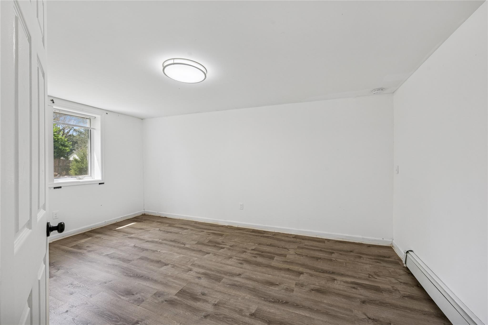 54 Oakdale Avenue, Selden, NY 11784