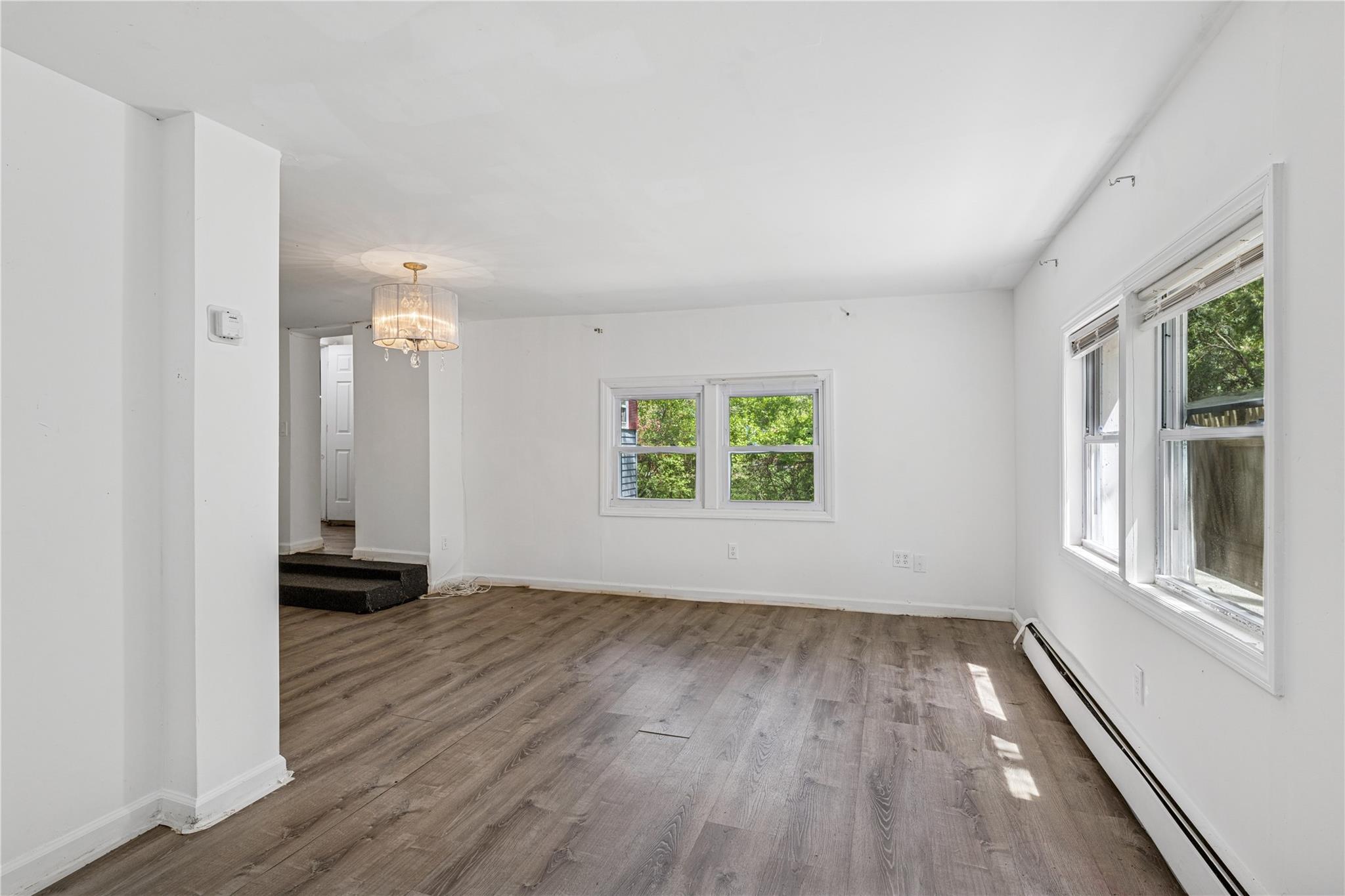 54 Oakdale Avenue, Selden, NY 11784