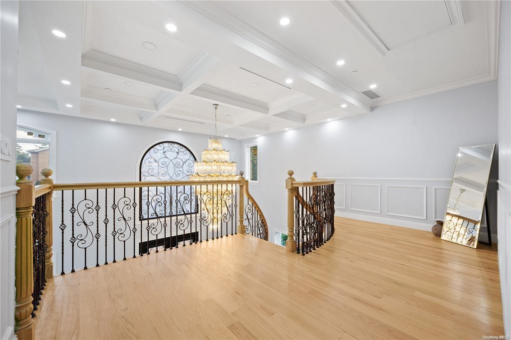 48-06 Glenwood Street, Little Neck, NY 11362