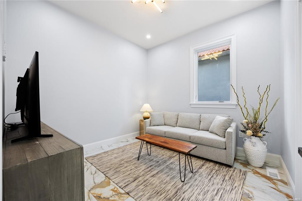 48-06 Glenwood Street, Little Neck, NY 11362