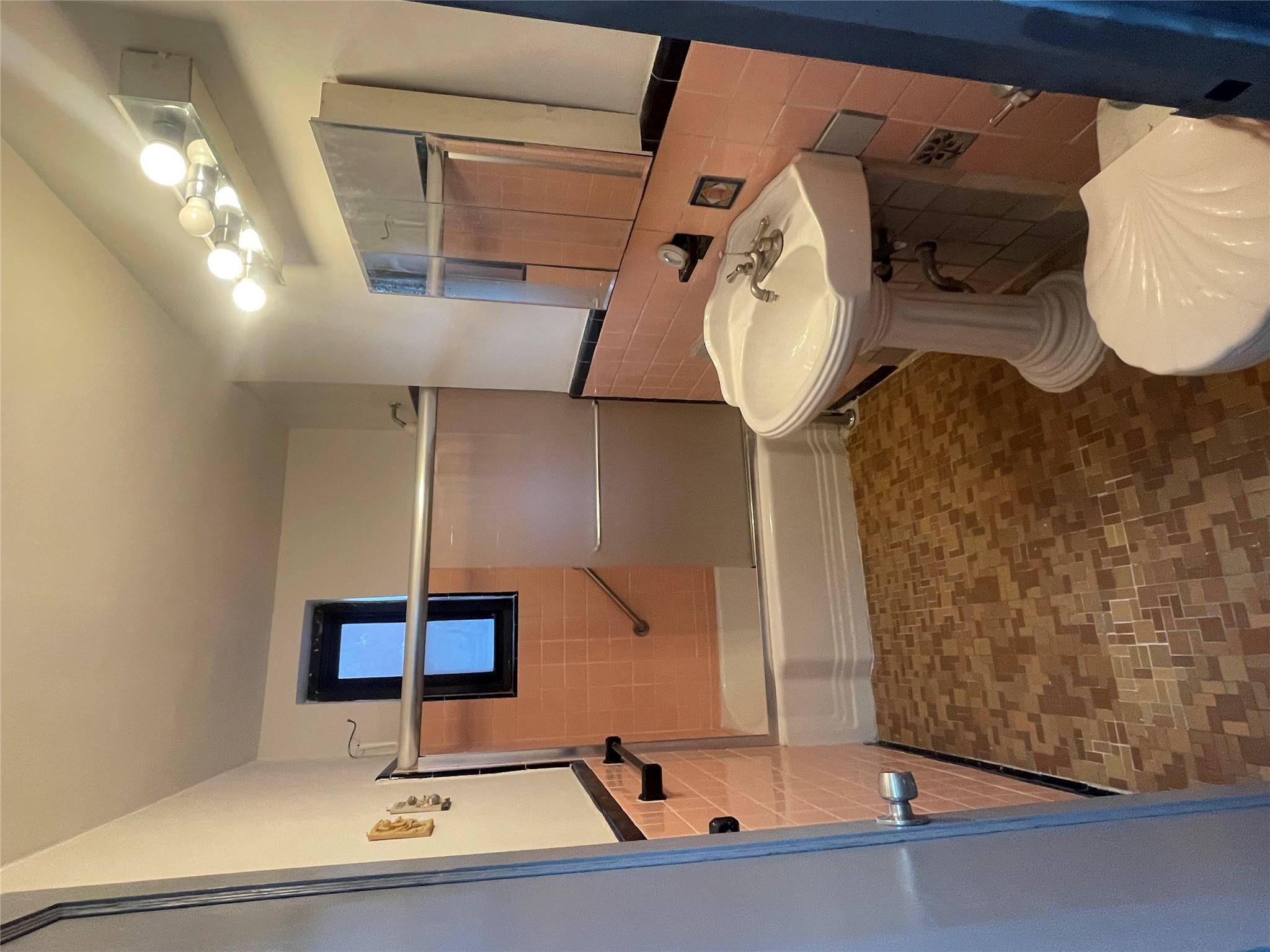 88-11 Northern Blvd # 110, Jackson Heights, NY 11372