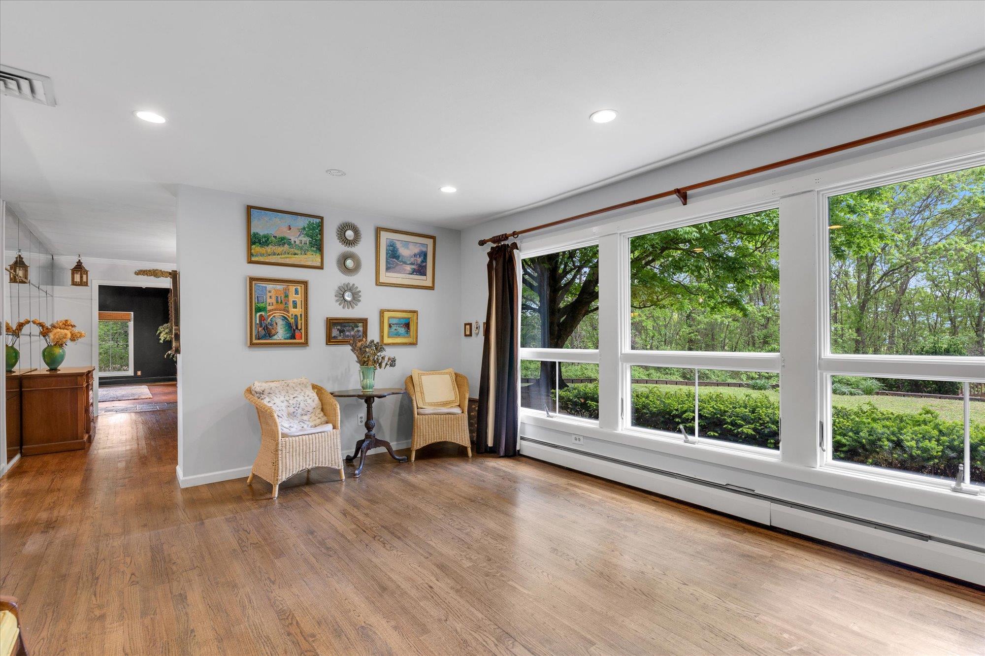 17 Bramble Lane, Melville, NY 11747