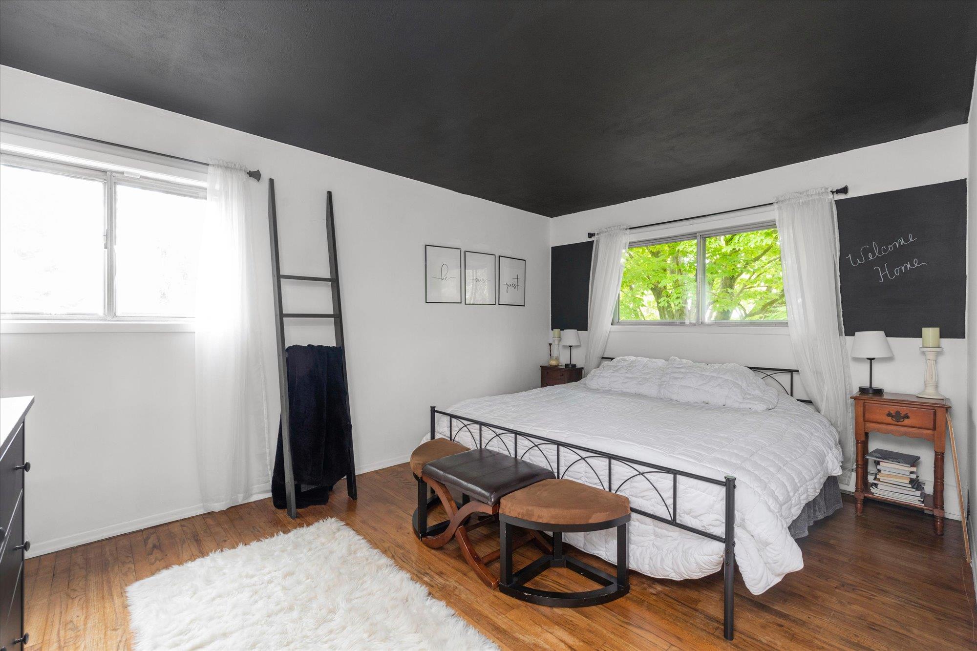 17 Bramble Lane, Melville, NY 11747