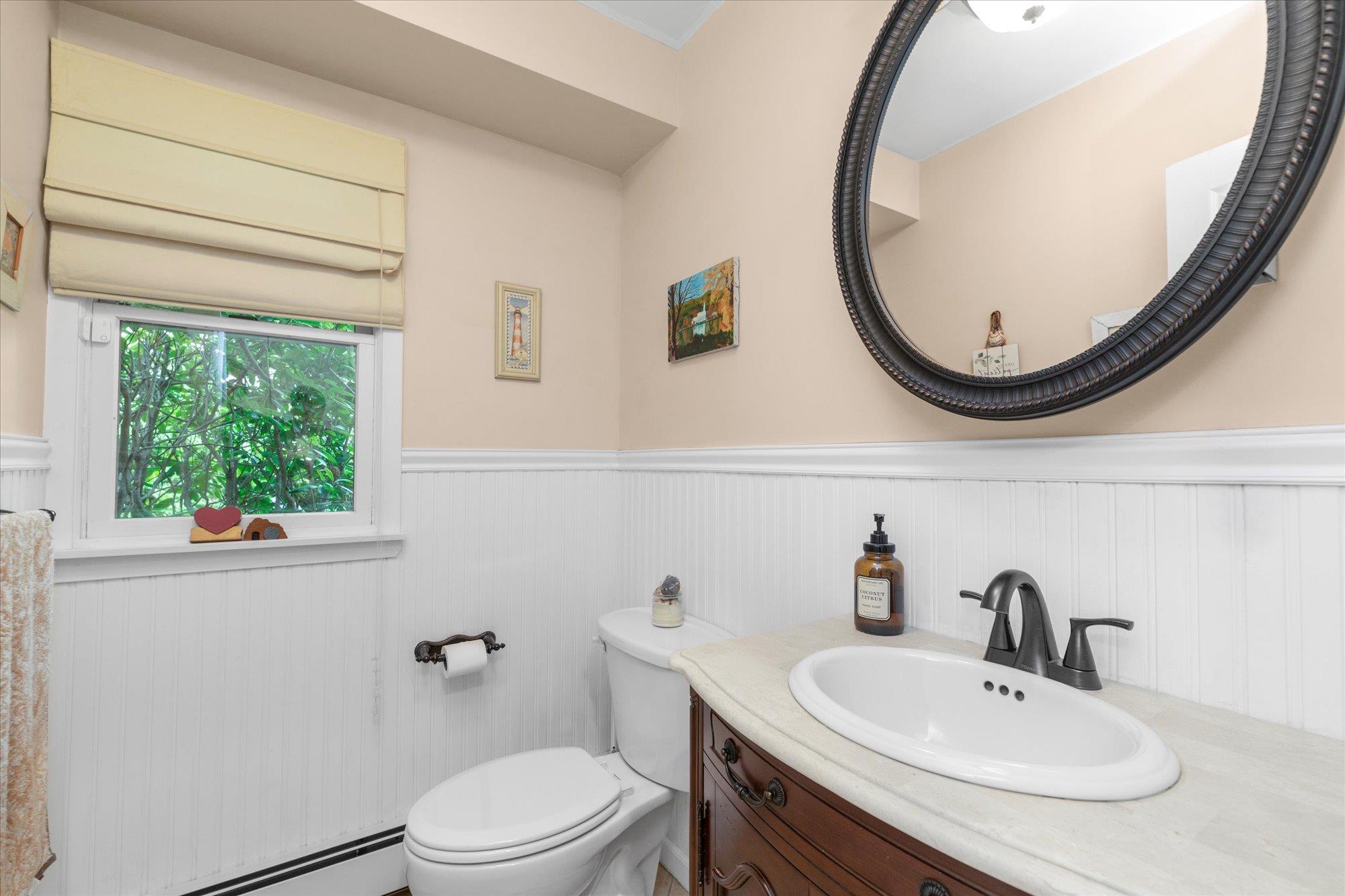 17 Bramble Lane, Melville, NY 11747