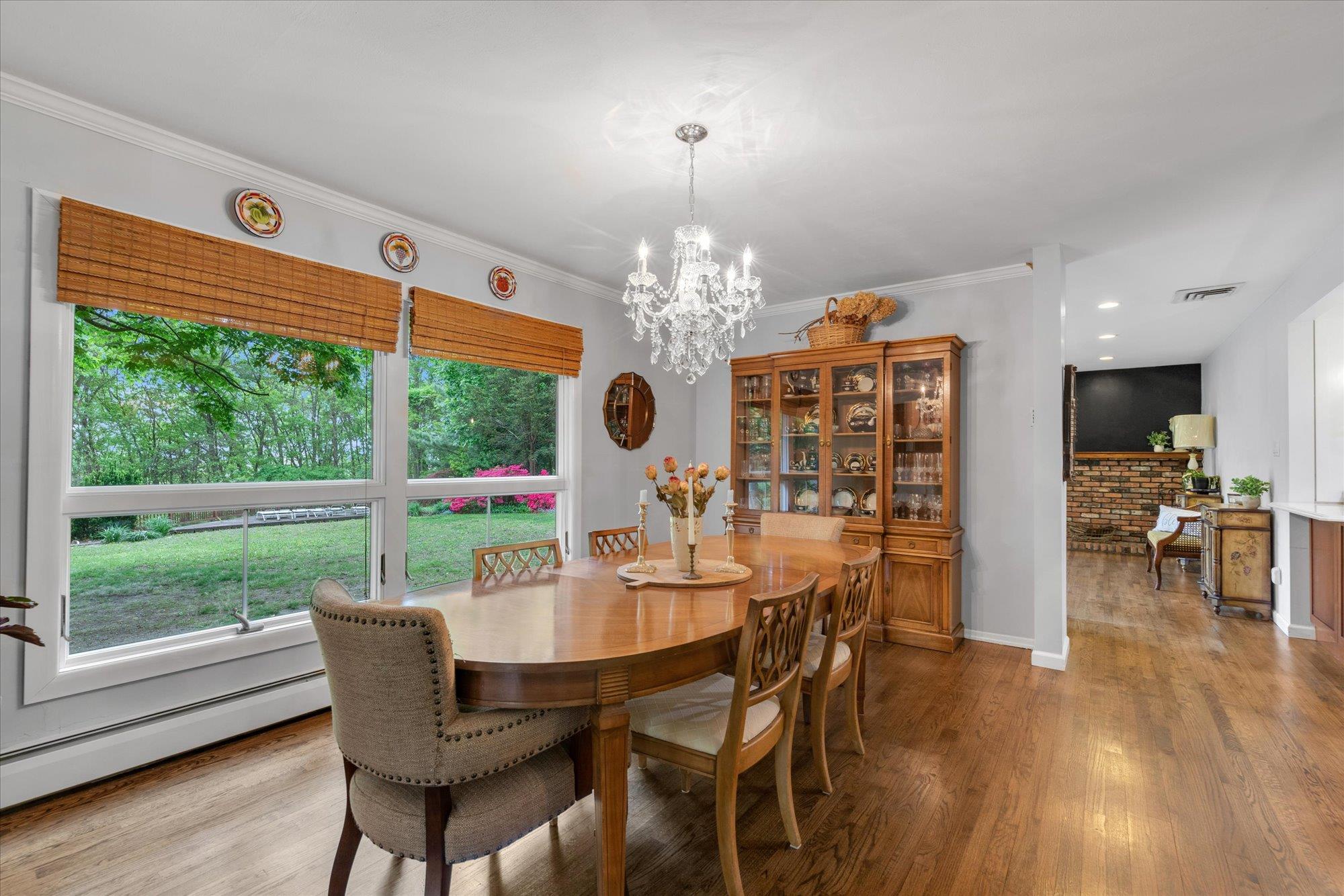 17 Bramble Lane, Melville, NY 11747