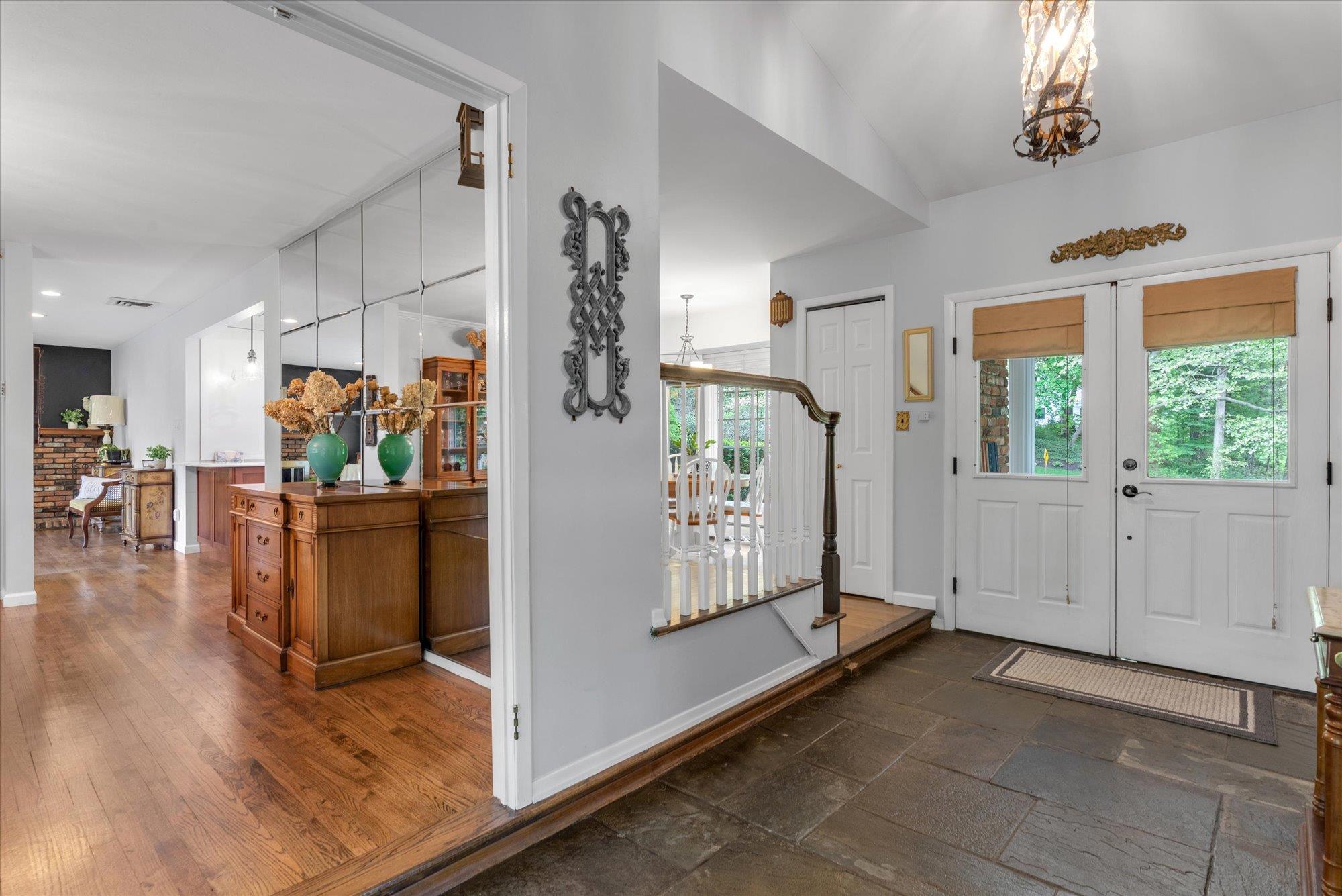 17 Bramble Lane, Melville, NY 11747