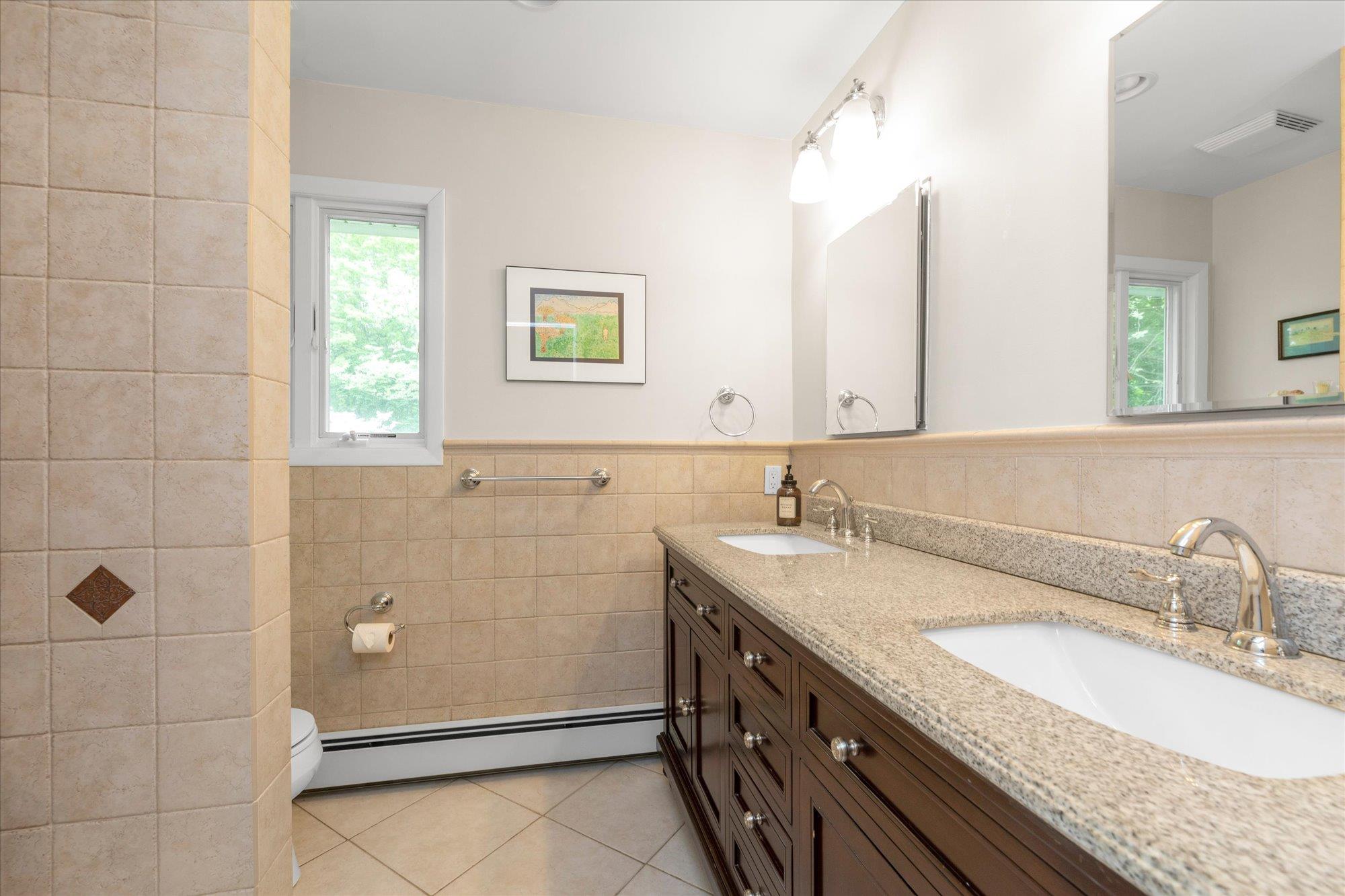 17 Bramble Lane, Melville, NY 11747