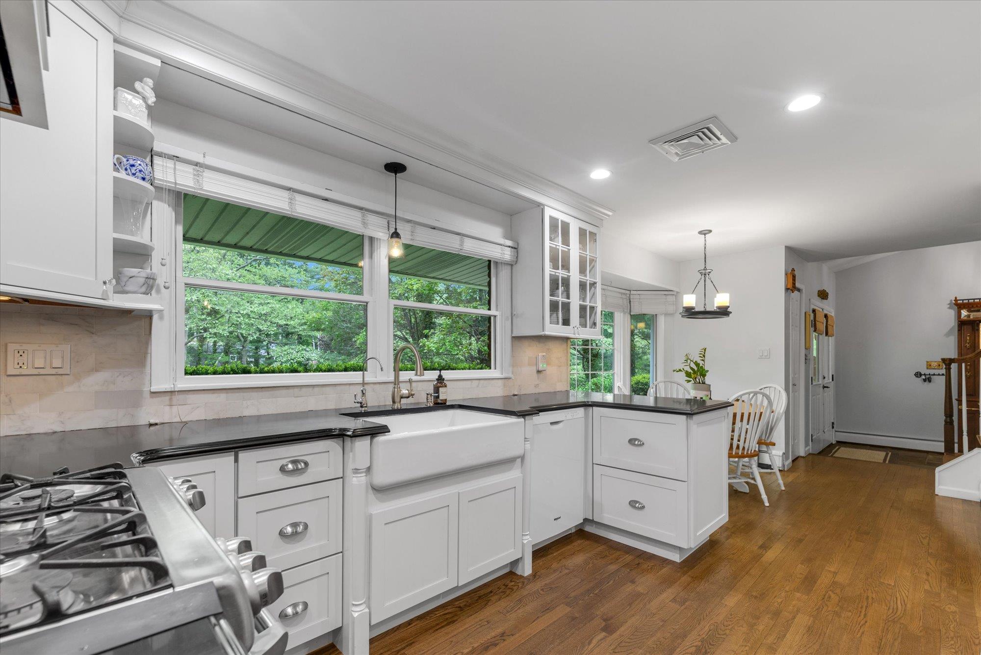 17 Bramble Lane, Melville, NY 11747