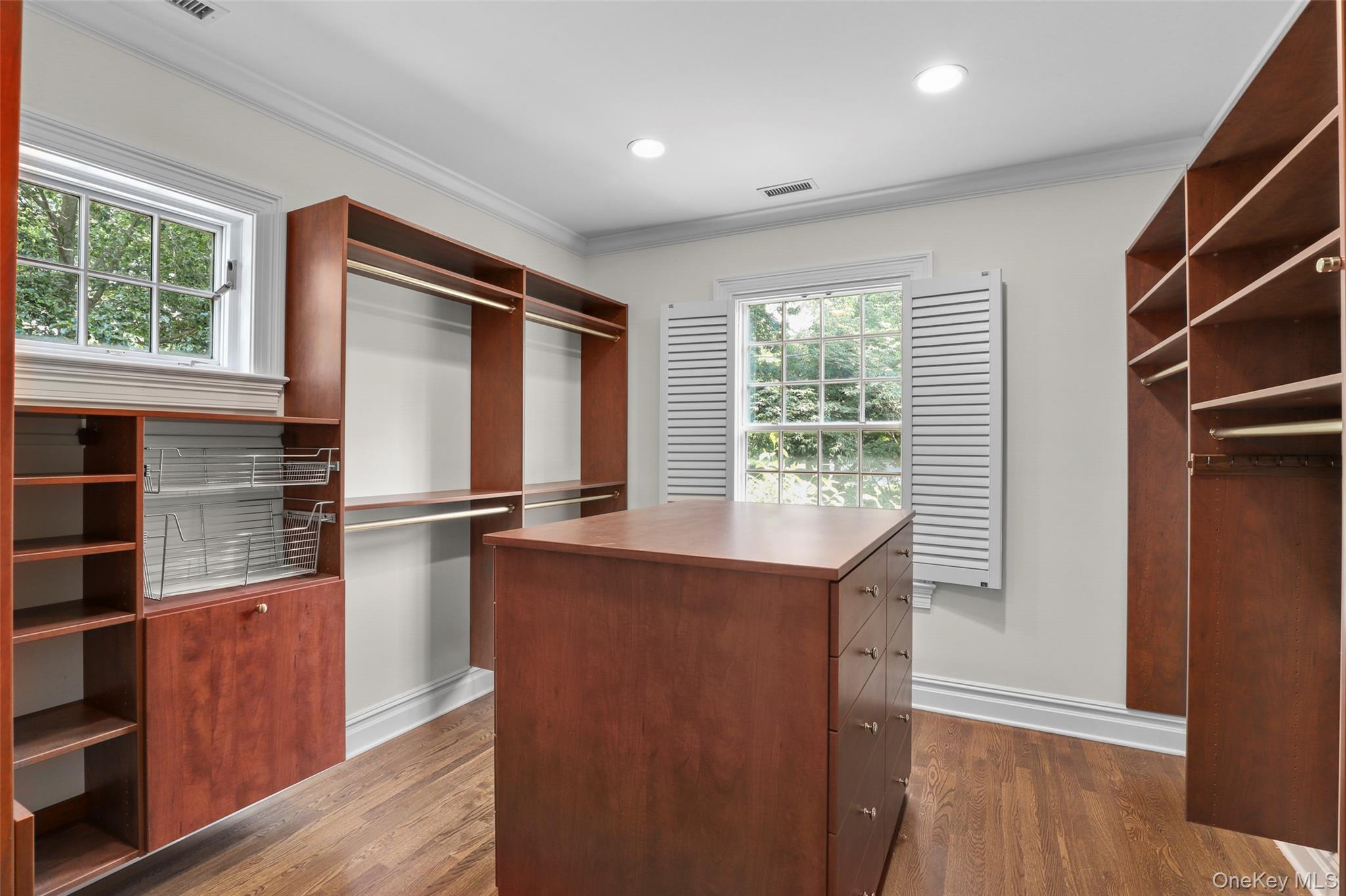 17 Cooper Road, Scarsdale, NY 10583