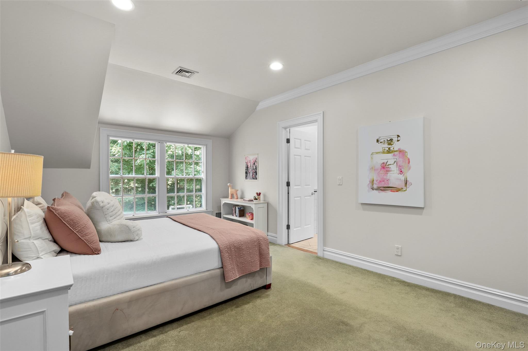 17 Cooper Road, Scarsdale, NY 10583