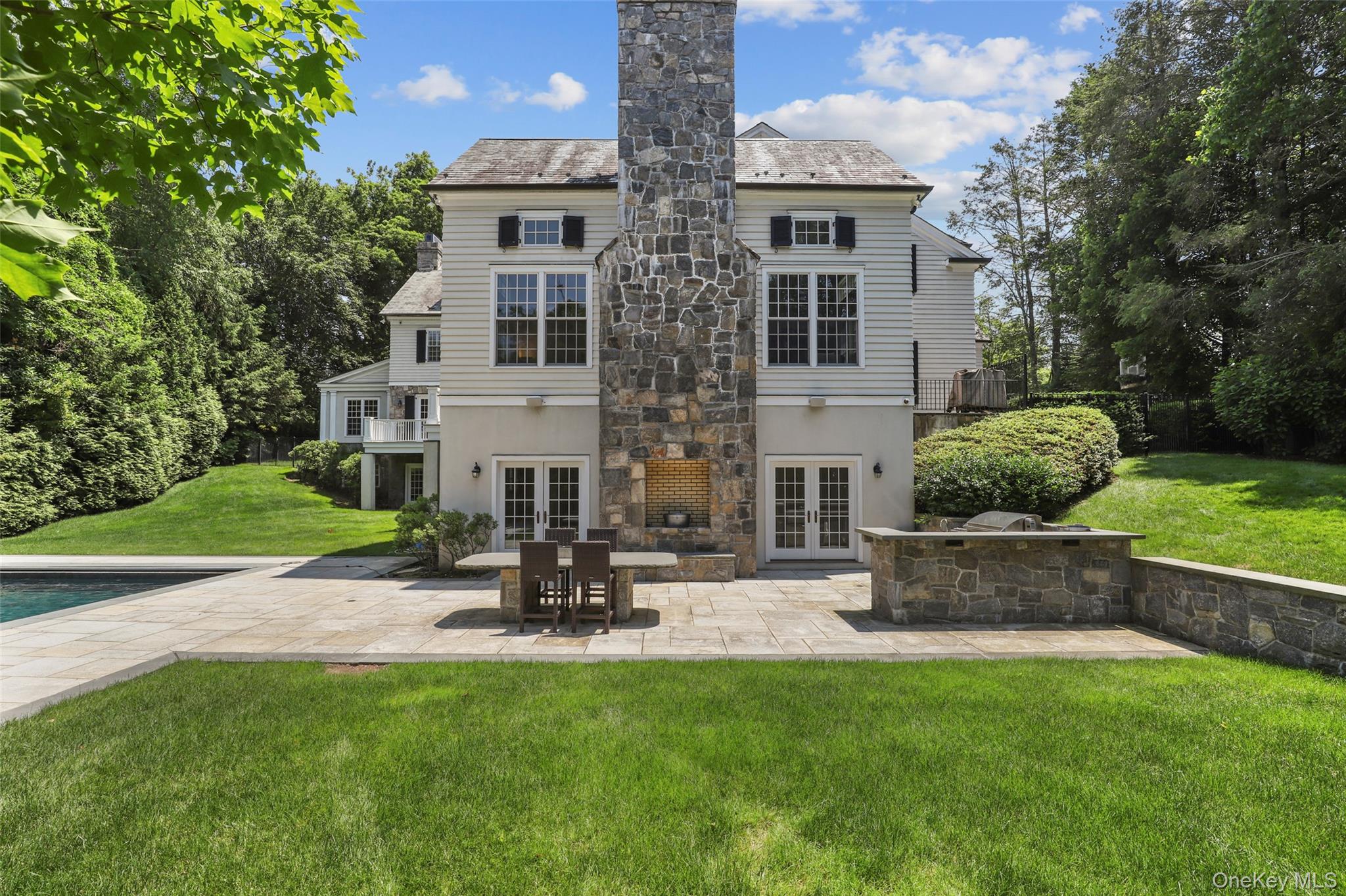 17 Cooper Road, Scarsdale, NY 10583