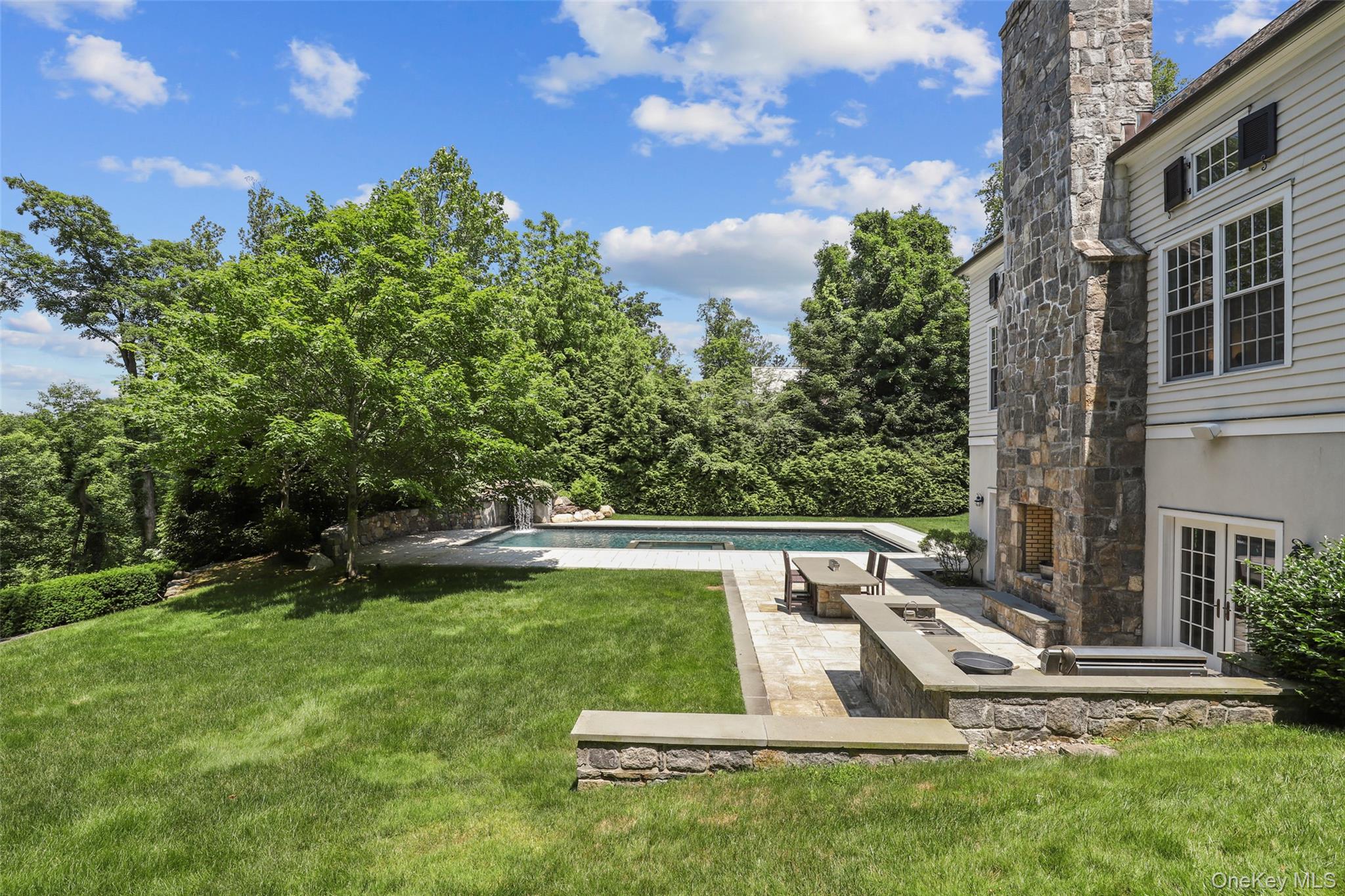 17 Cooper Road, Scarsdale, NY 10583