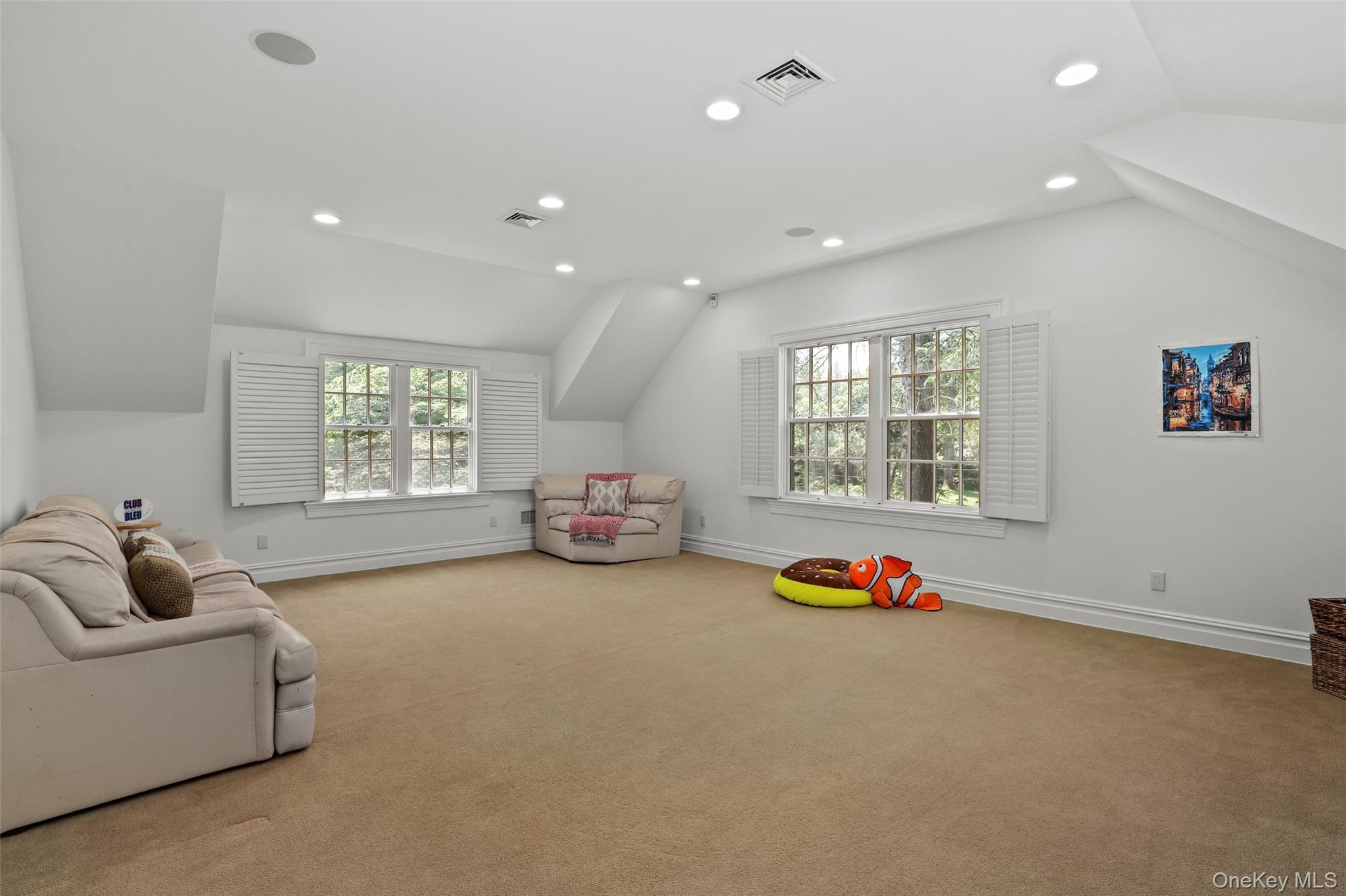 17 Cooper Road, Scarsdale, NY 10583