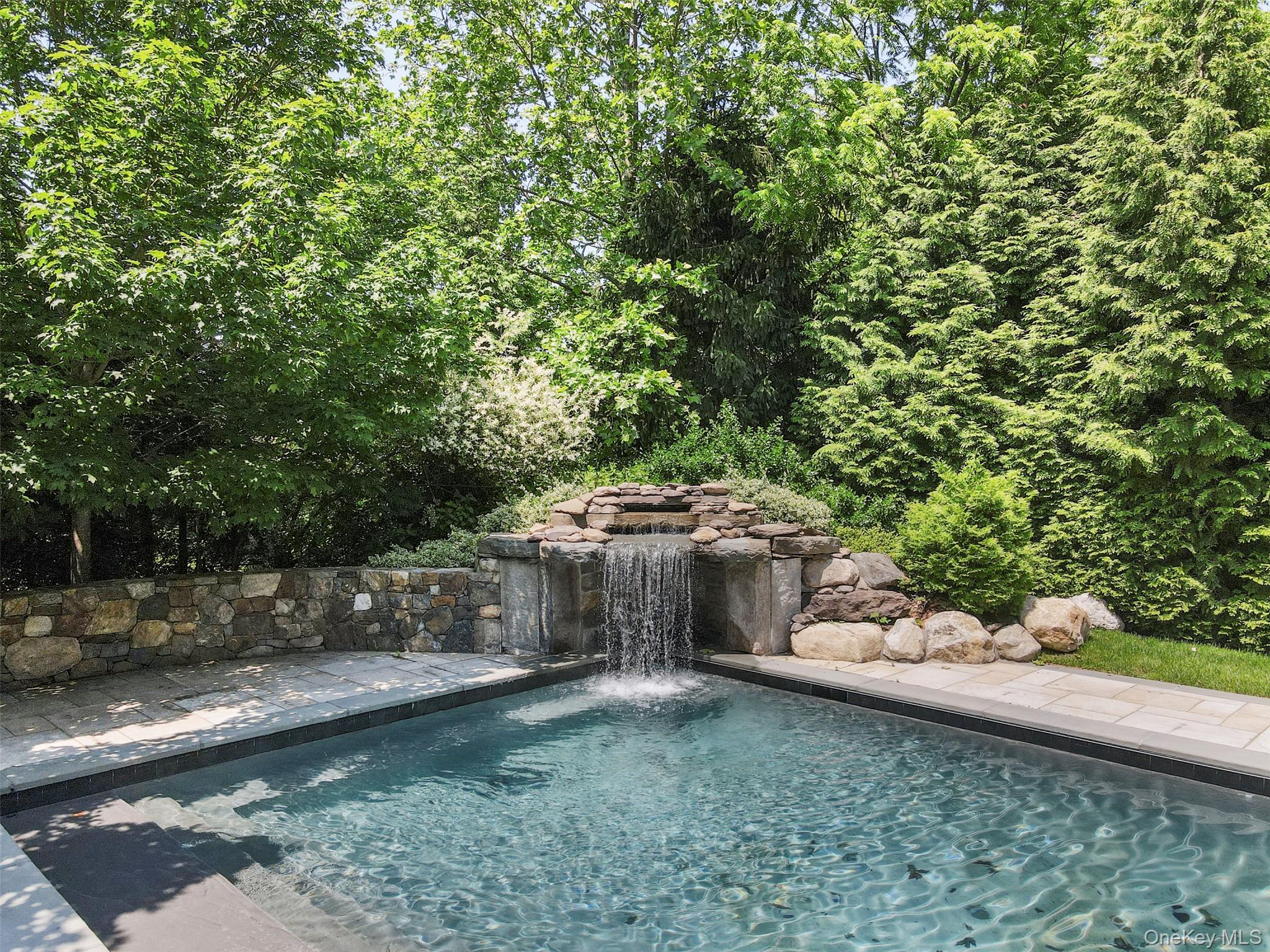 17 Cooper Road, Scarsdale, NY 10583