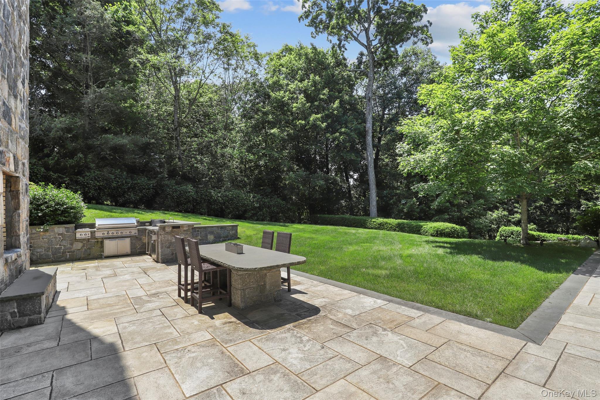 17 Cooper Road, Scarsdale, NY 10583