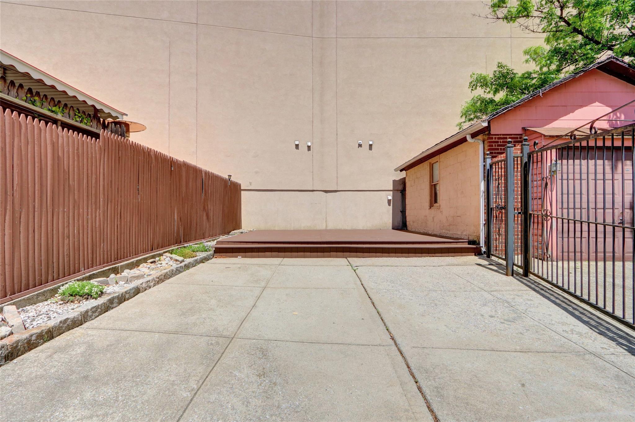 62-33 59th Drive, Maspeth, NY 11378