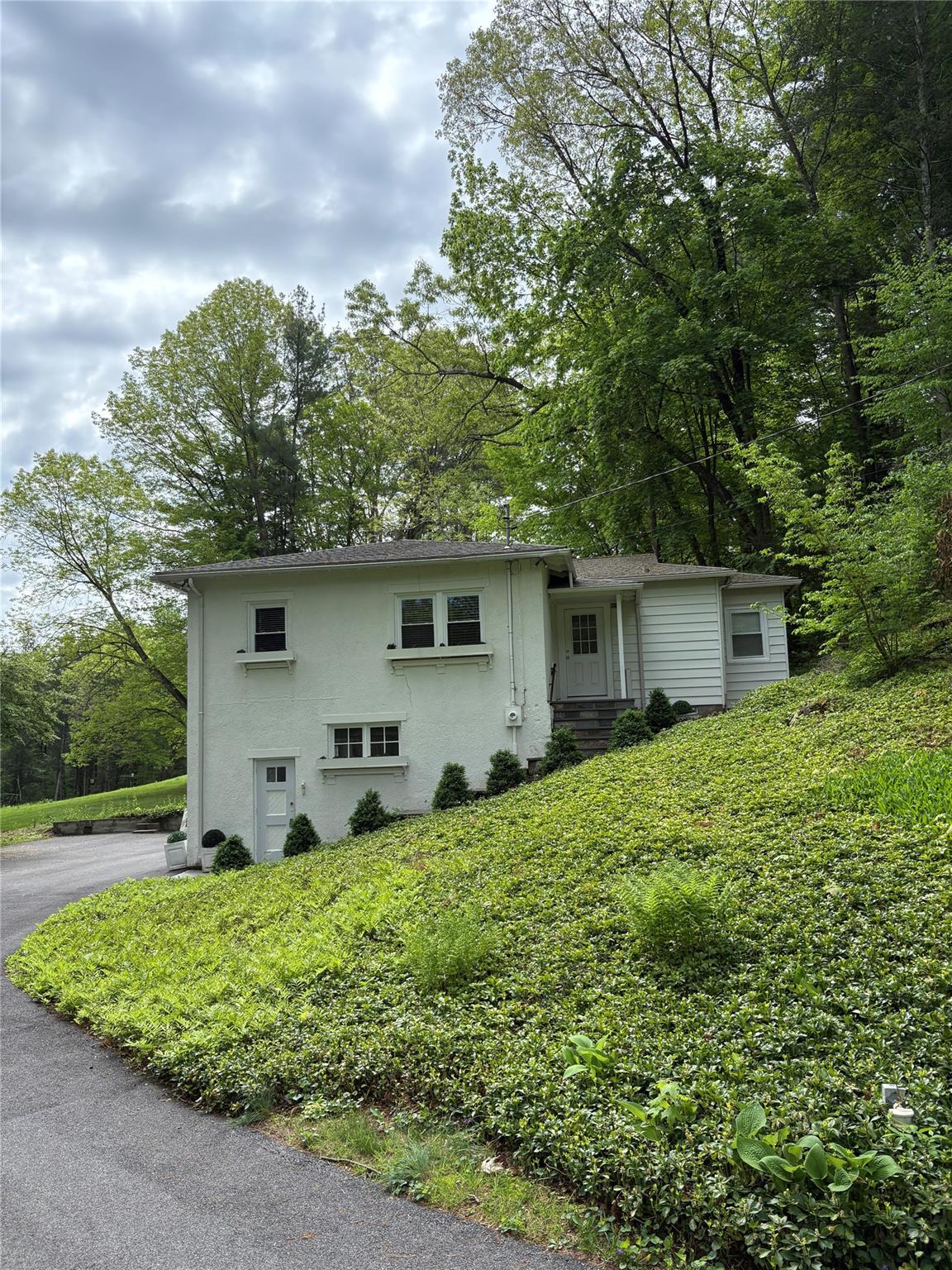 326 Cantitoe Street, Bedford Hills, NY 10507