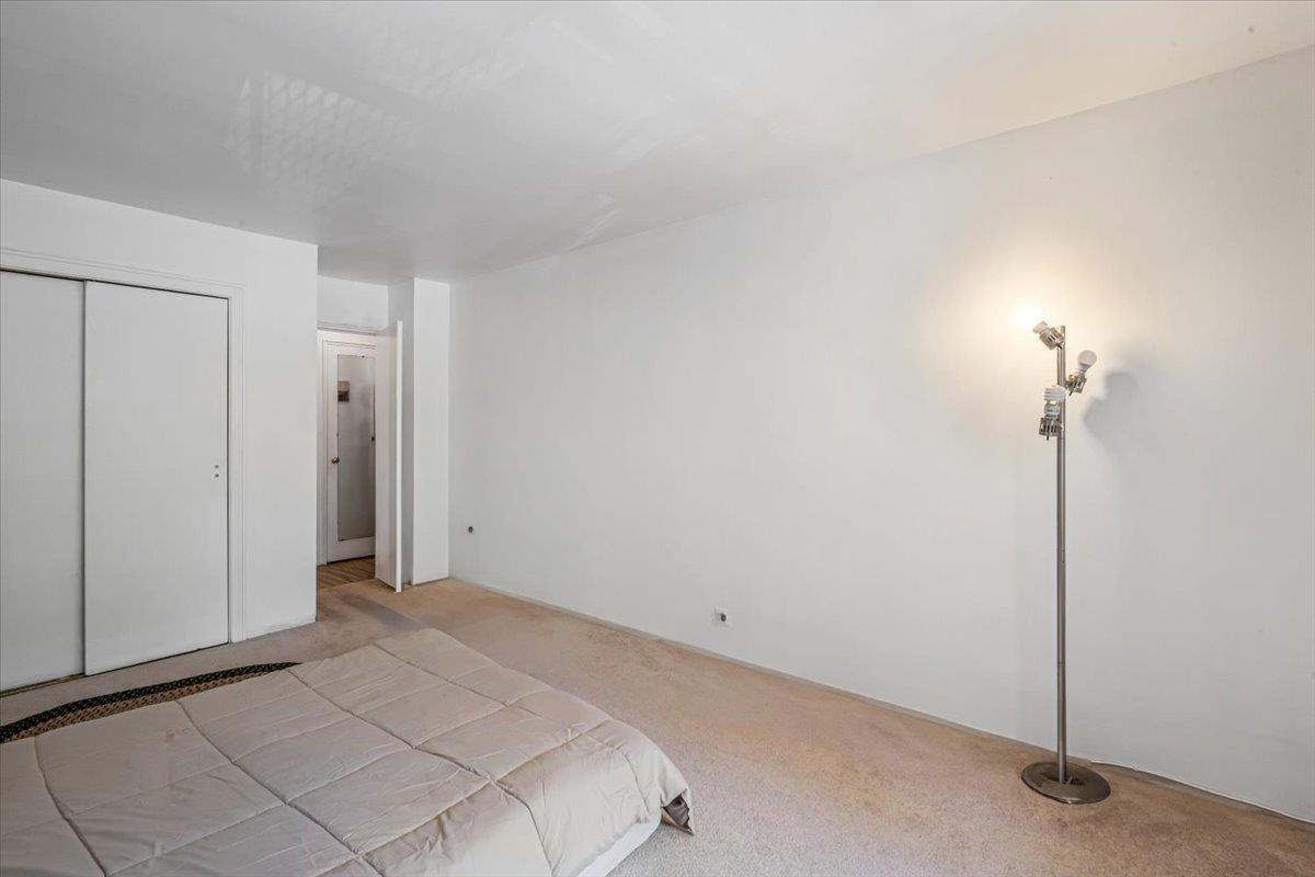 35-31 85 st # 2-M, Jackson Heights, NY 11372