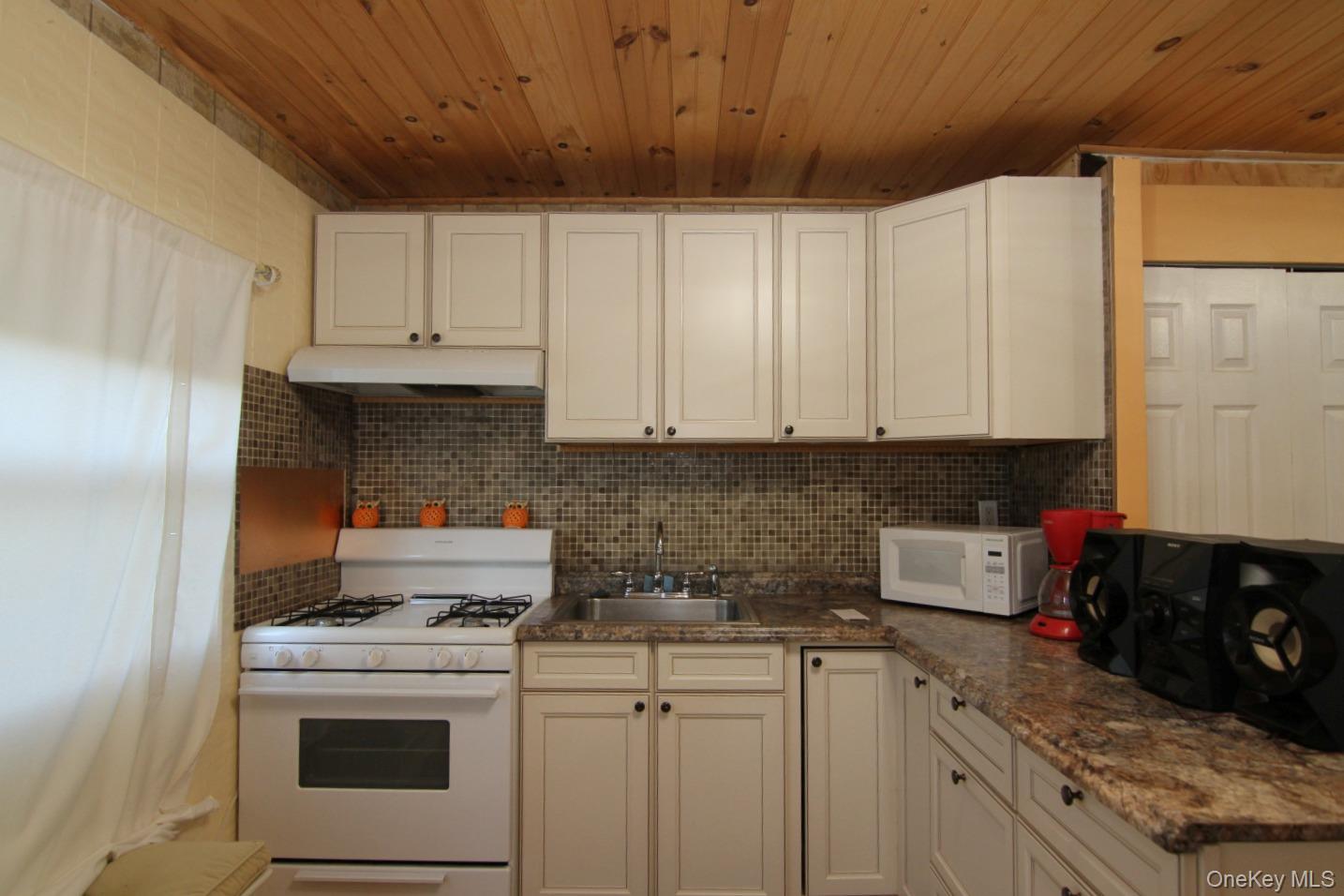 191 SYLVAN LAKE Road # 16, Hopewell Junction, NY 12533