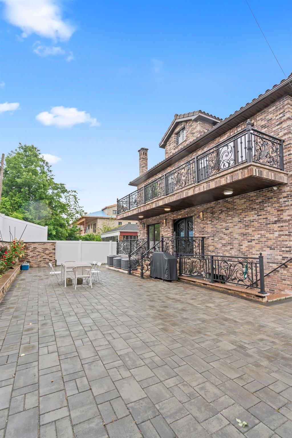 63-41 252nd Street, Little Neck, NY 11362