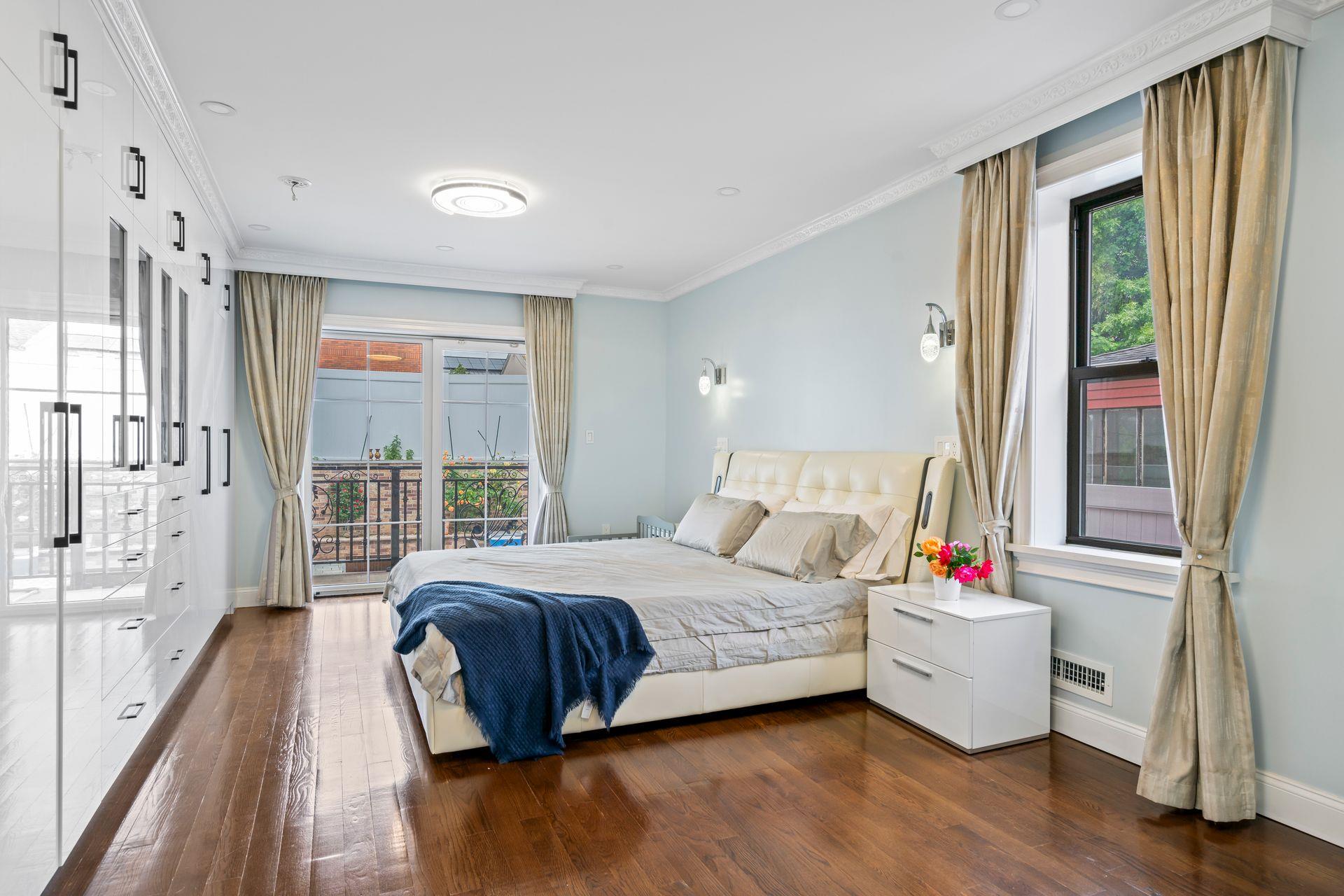 63-41 252nd Street, Little Neck, NY 11362