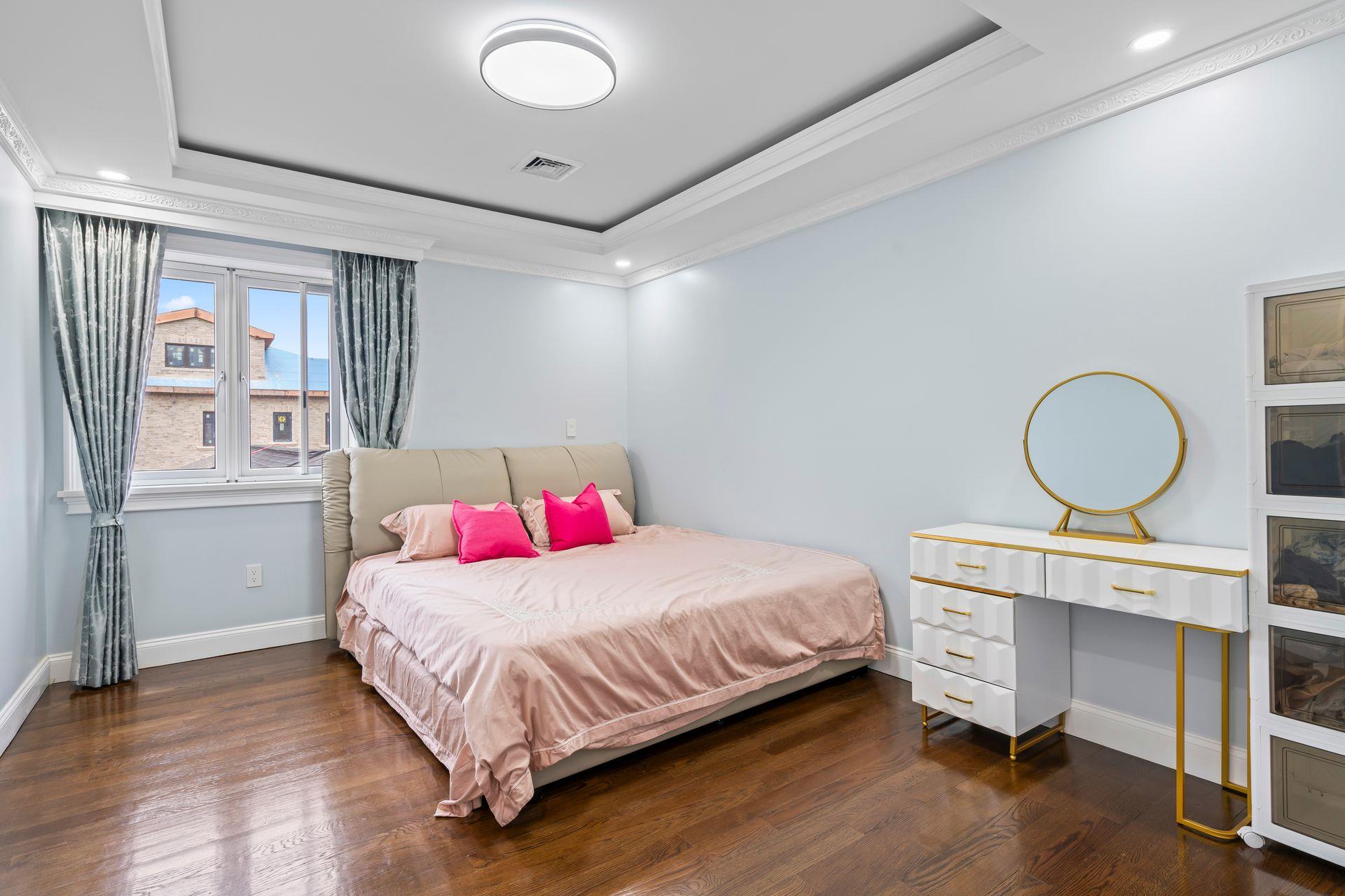 63-41 252nd Street, Little Neck, NY 11362