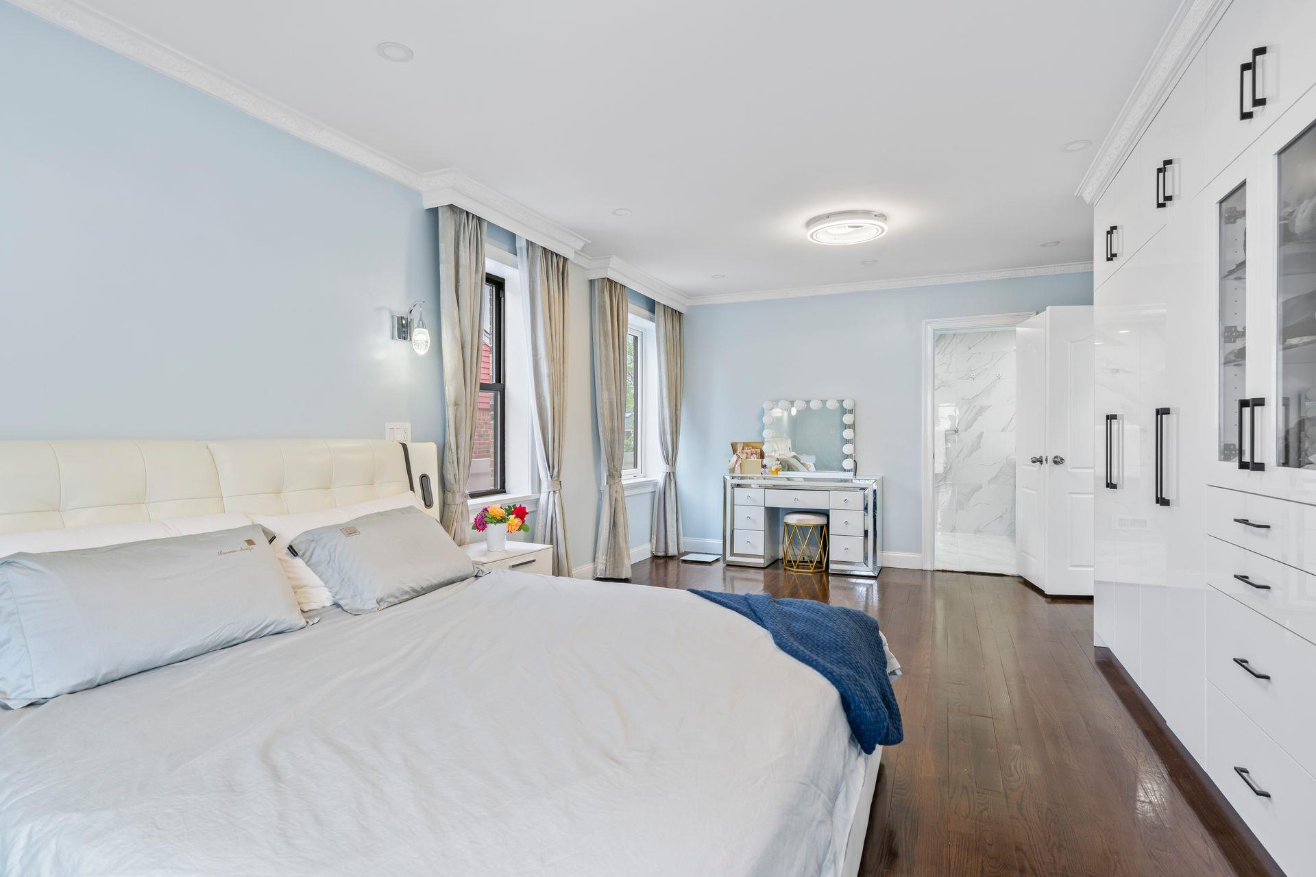 63-41 252nd Street, Little Neck, NY 11362