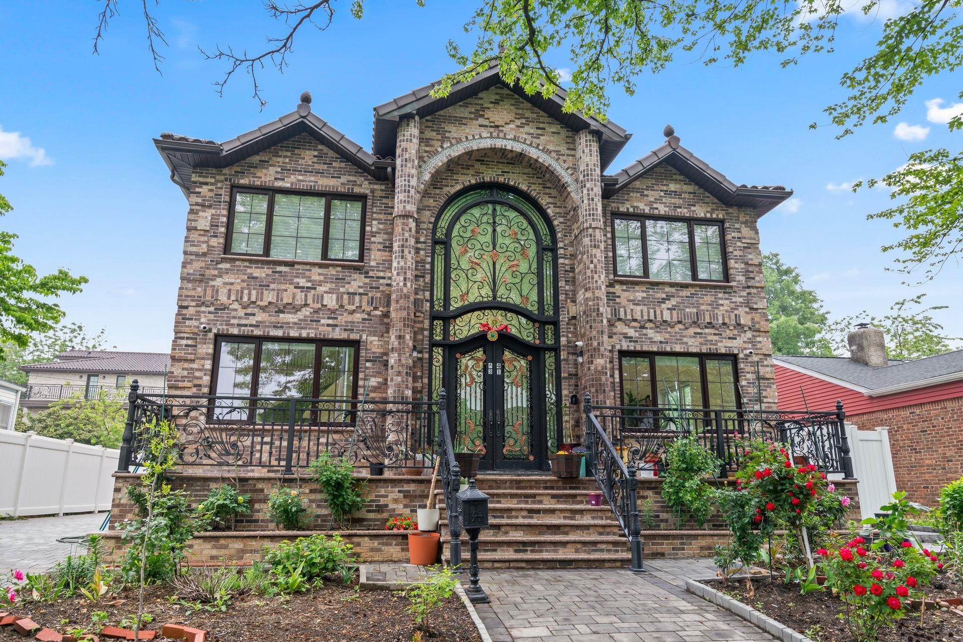 63-41 252nd Street, Little Neck, NY 11362