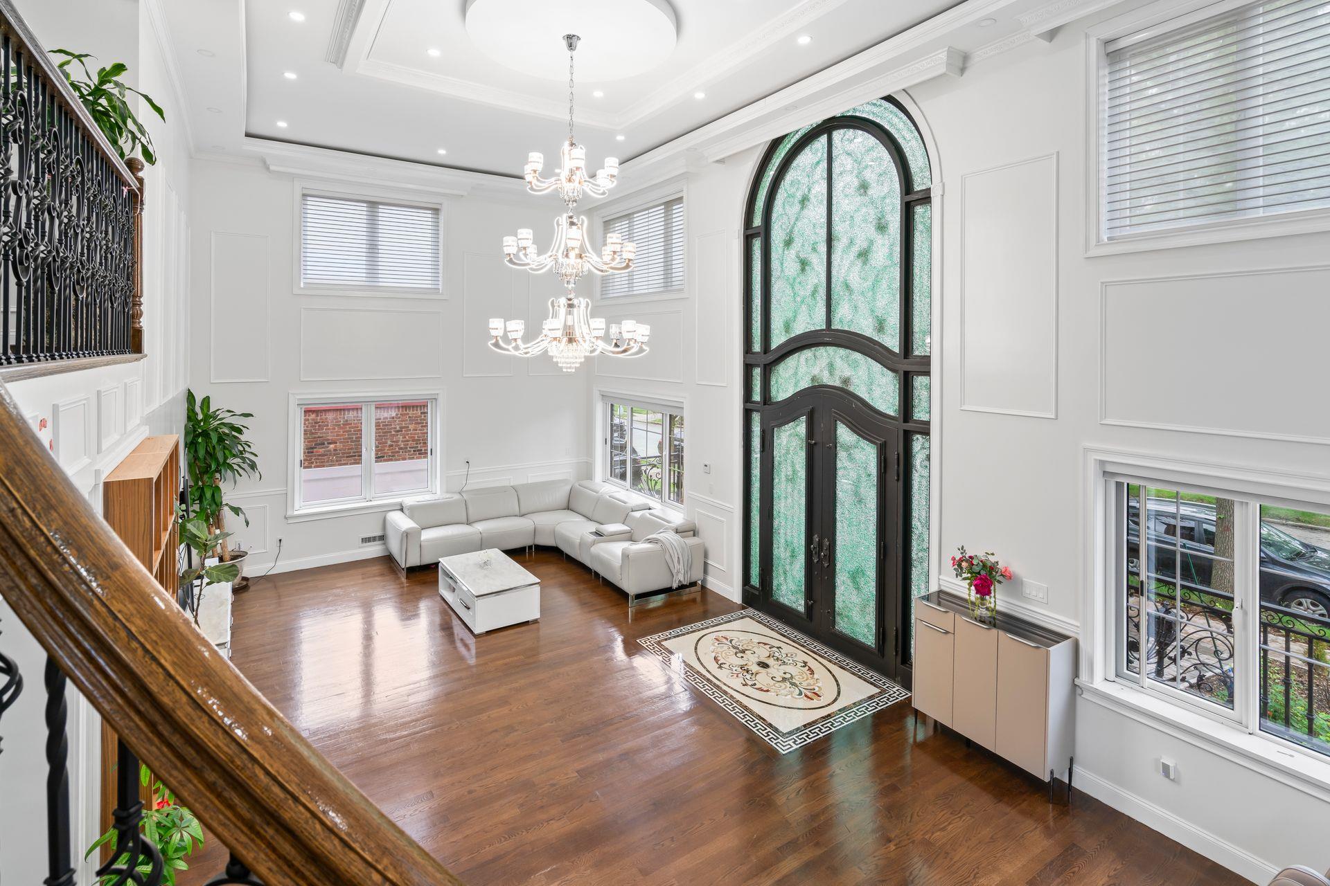 63-41 252nd Street, Little Neck, NY 11362